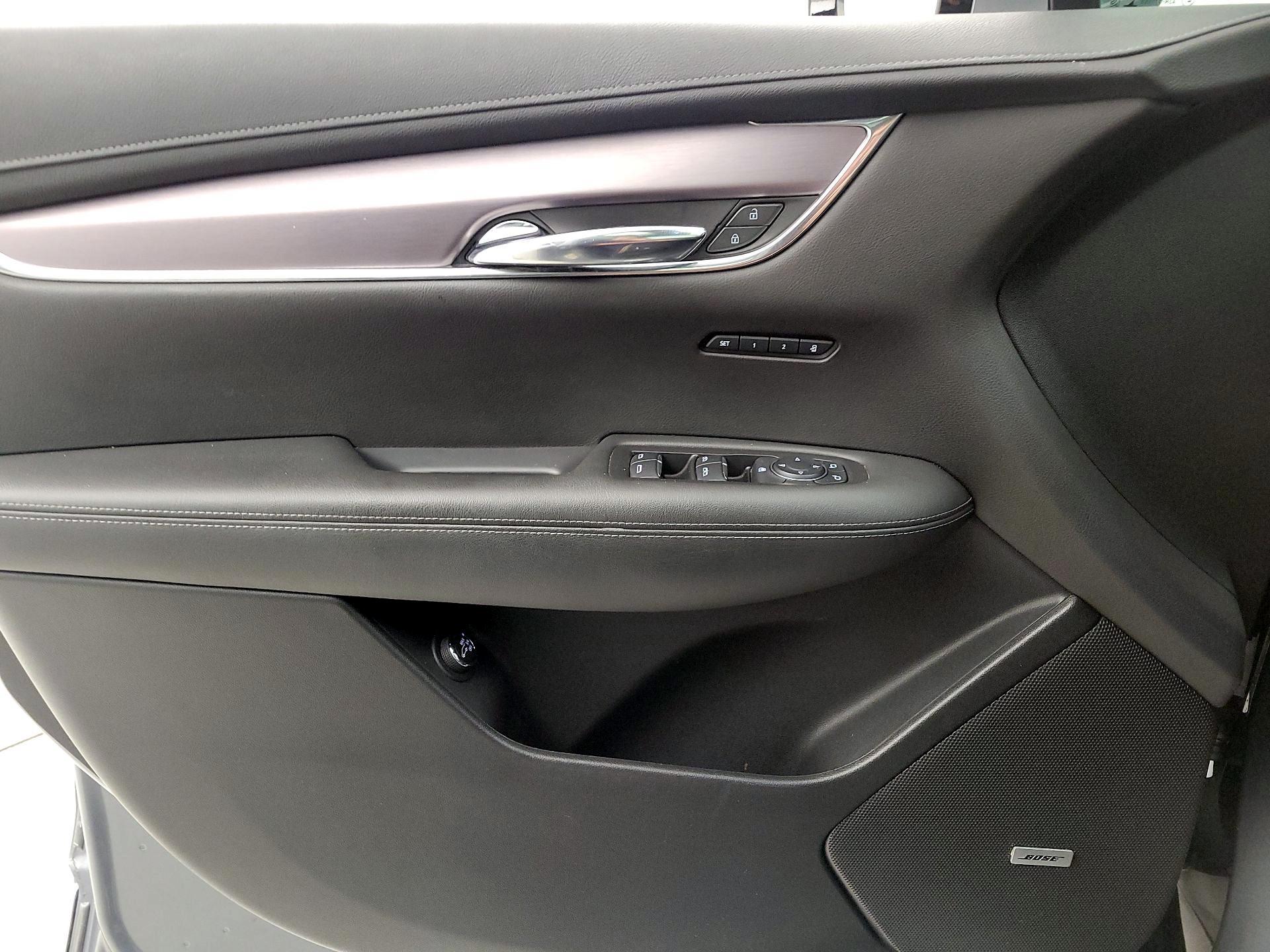 Thumbnail: 2021 Cadillac XT6 - 12