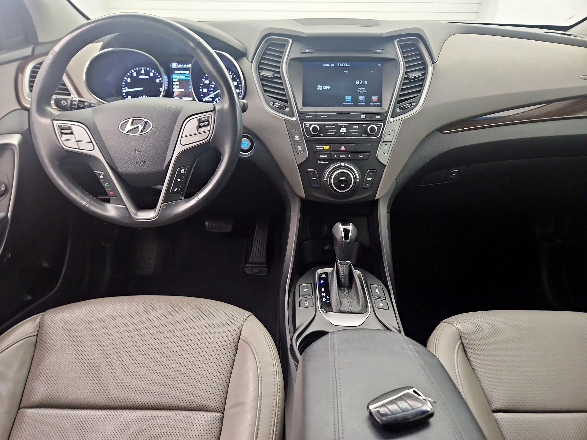 Thumbnail: 2017 Hyundai Santa Fe - 9