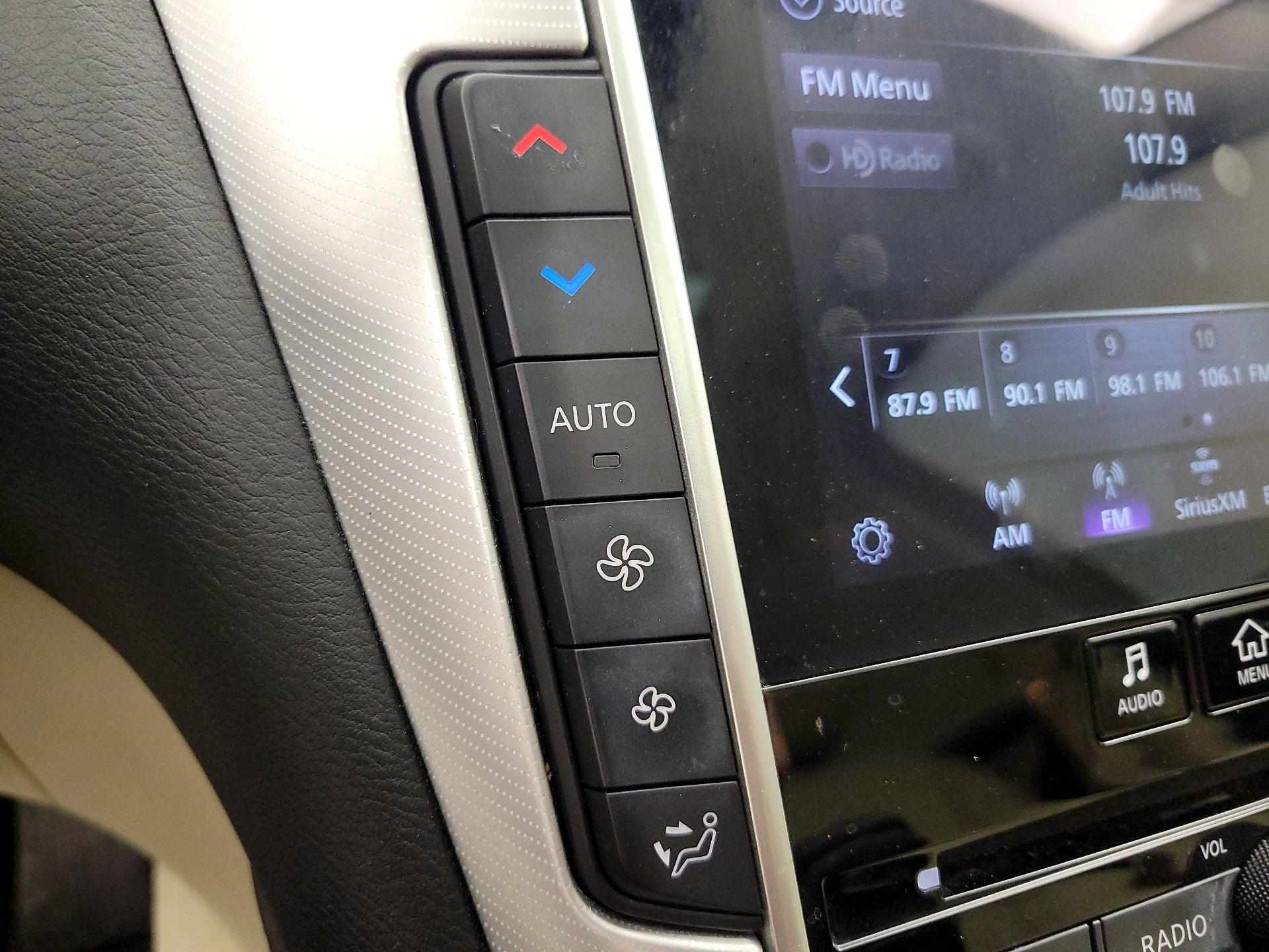 Thumbnail: 2020 INFINITI Q50 - 17