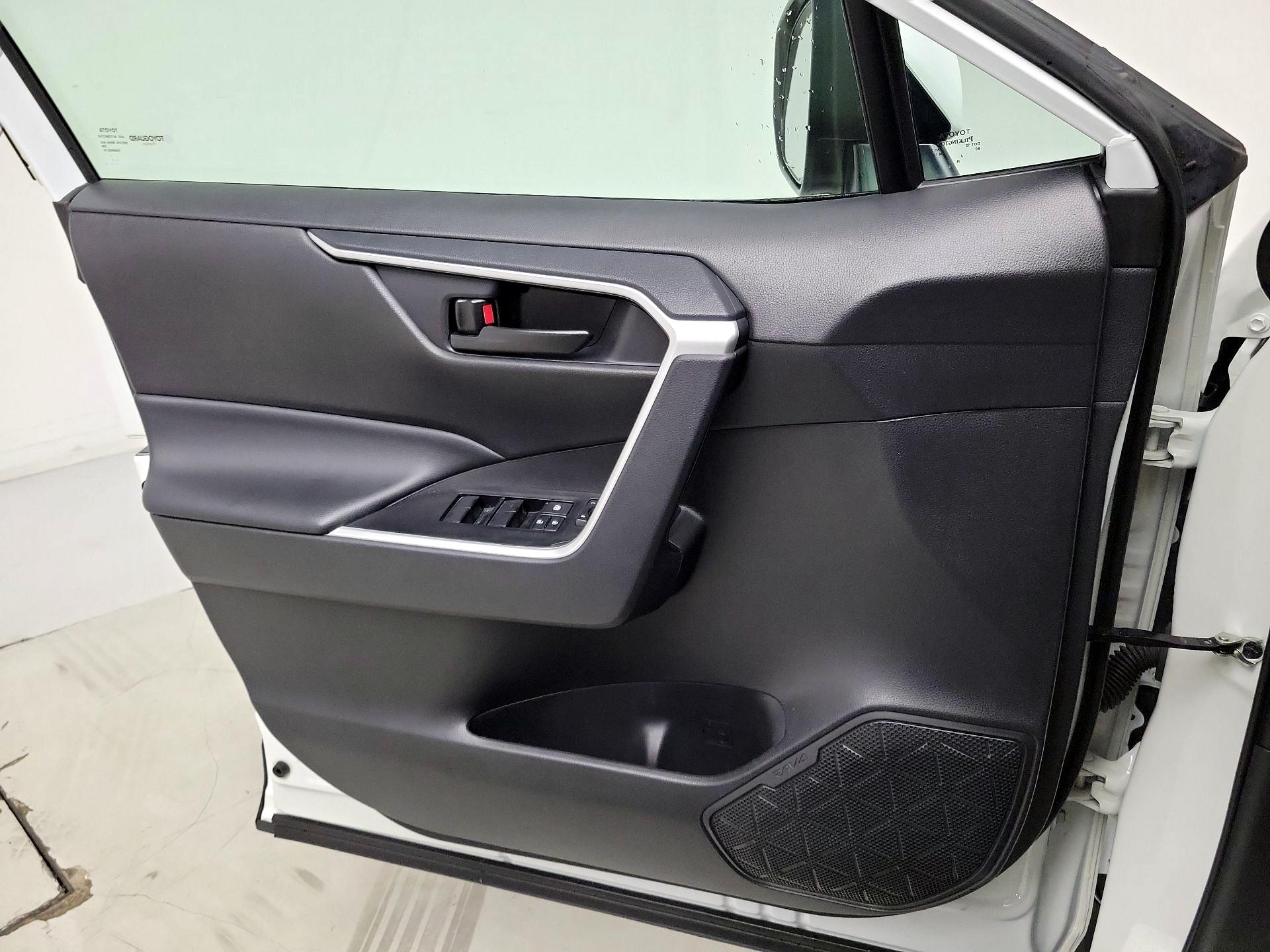 Thumbnail: 2024 Toyota RAV4 - 12