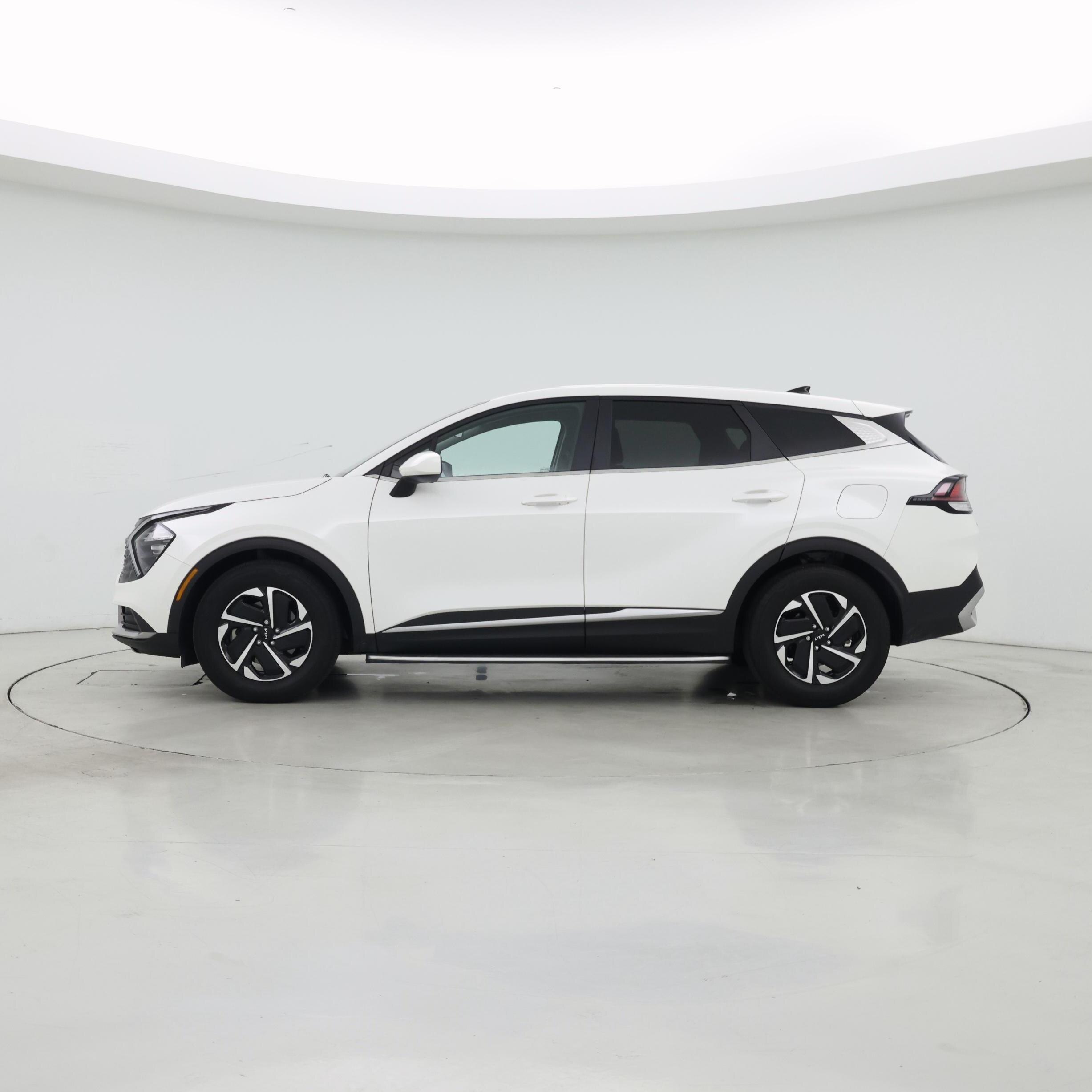Thumbnail: 2023 Kia Sportage - 3