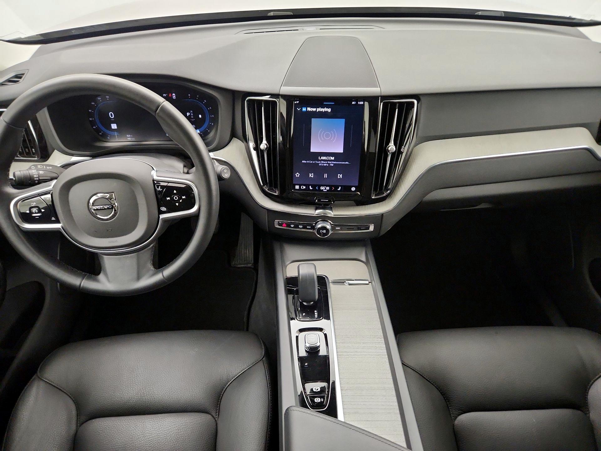 Thumbnail: 2025 Volvo XC60 - 9