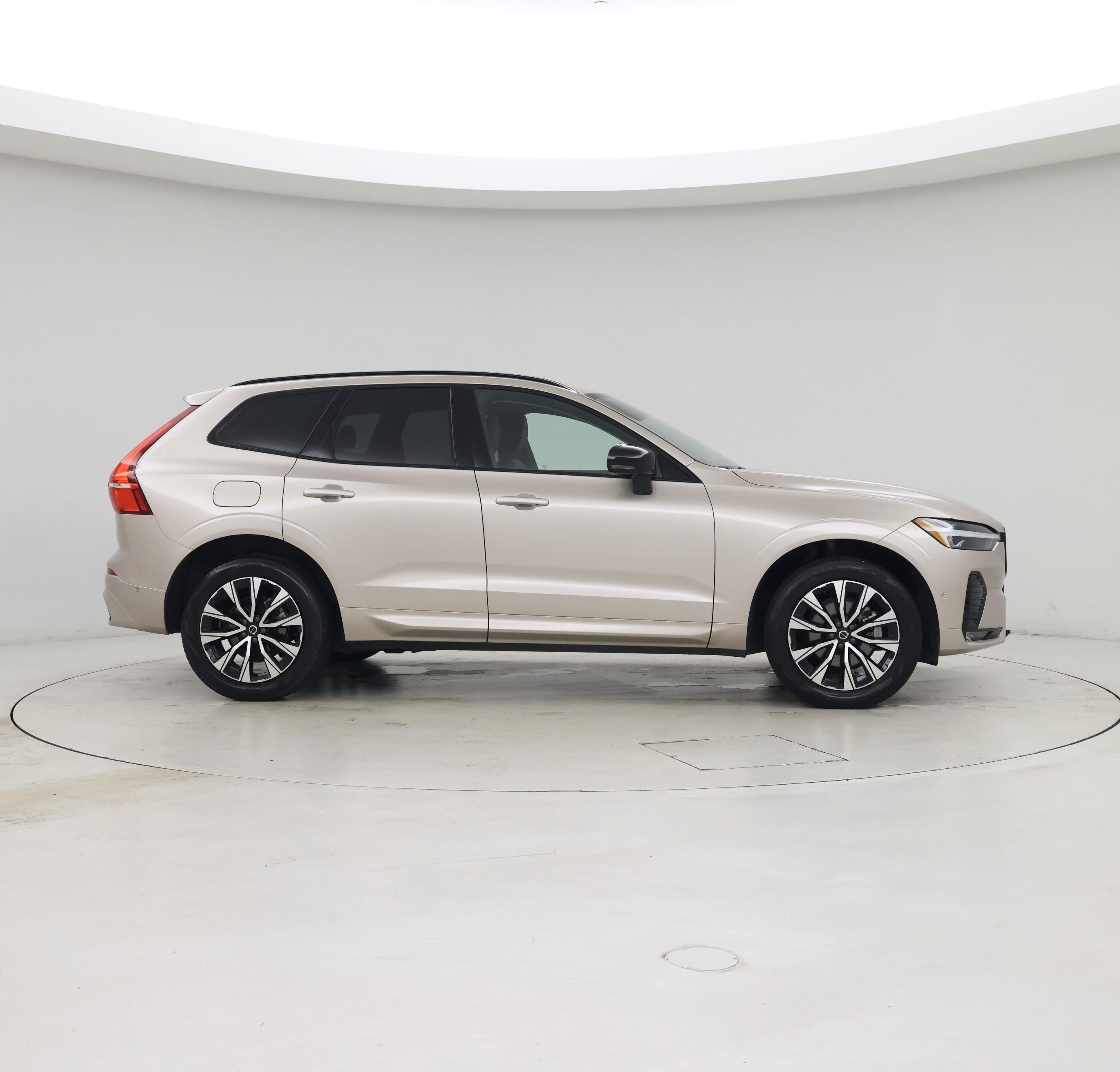Thumbnail: 2025 Volvo XC60 - 7