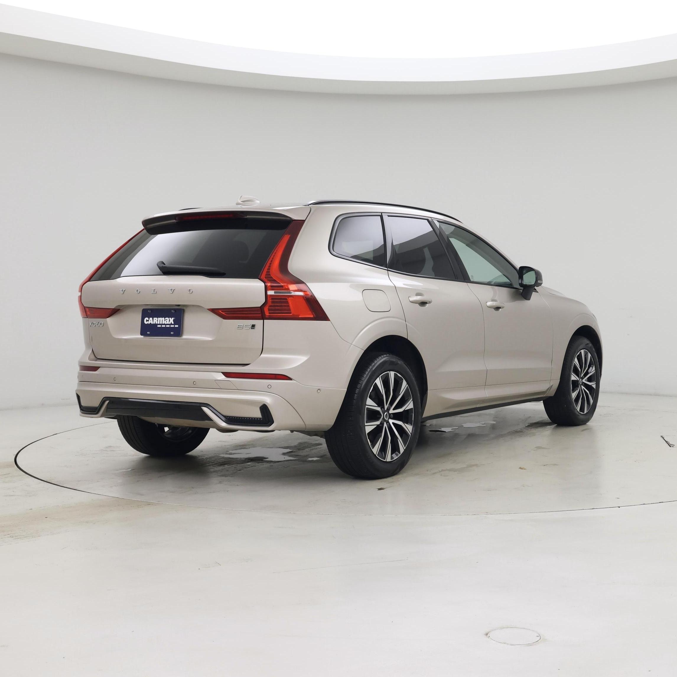 Thumbnail: 2025 Volvo XC60 - 8