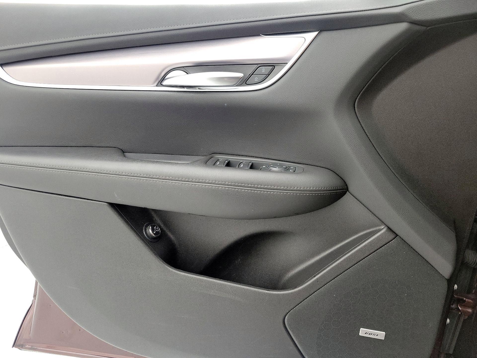 Thumbnail: 2023 Cadillac XT5 - 12