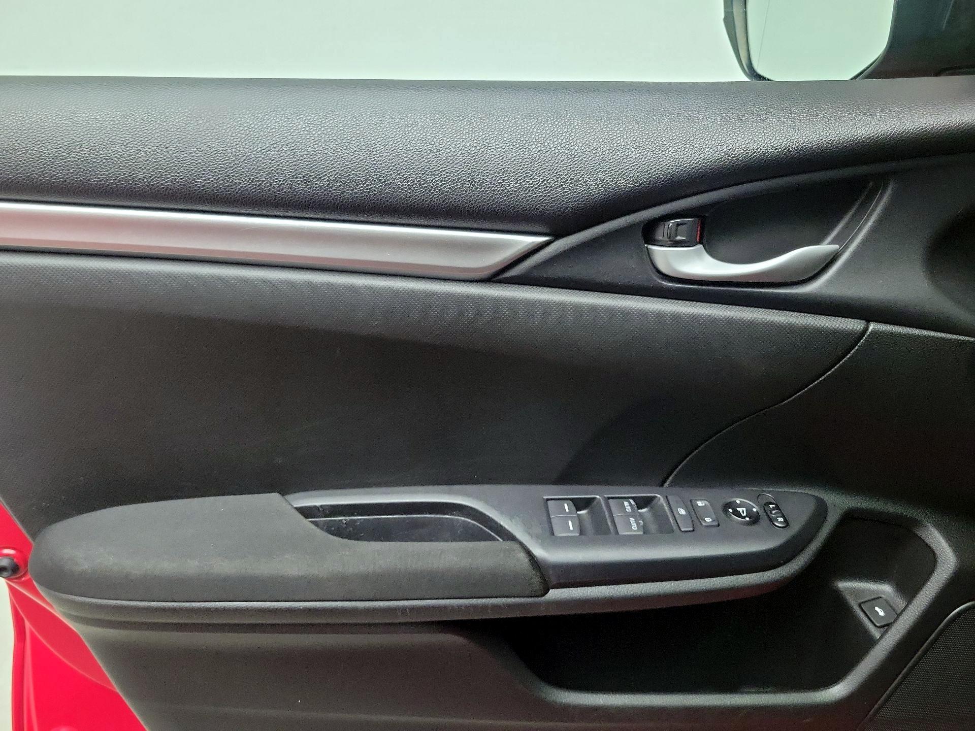 Thumbnail: 2016 Honda Civic - 12