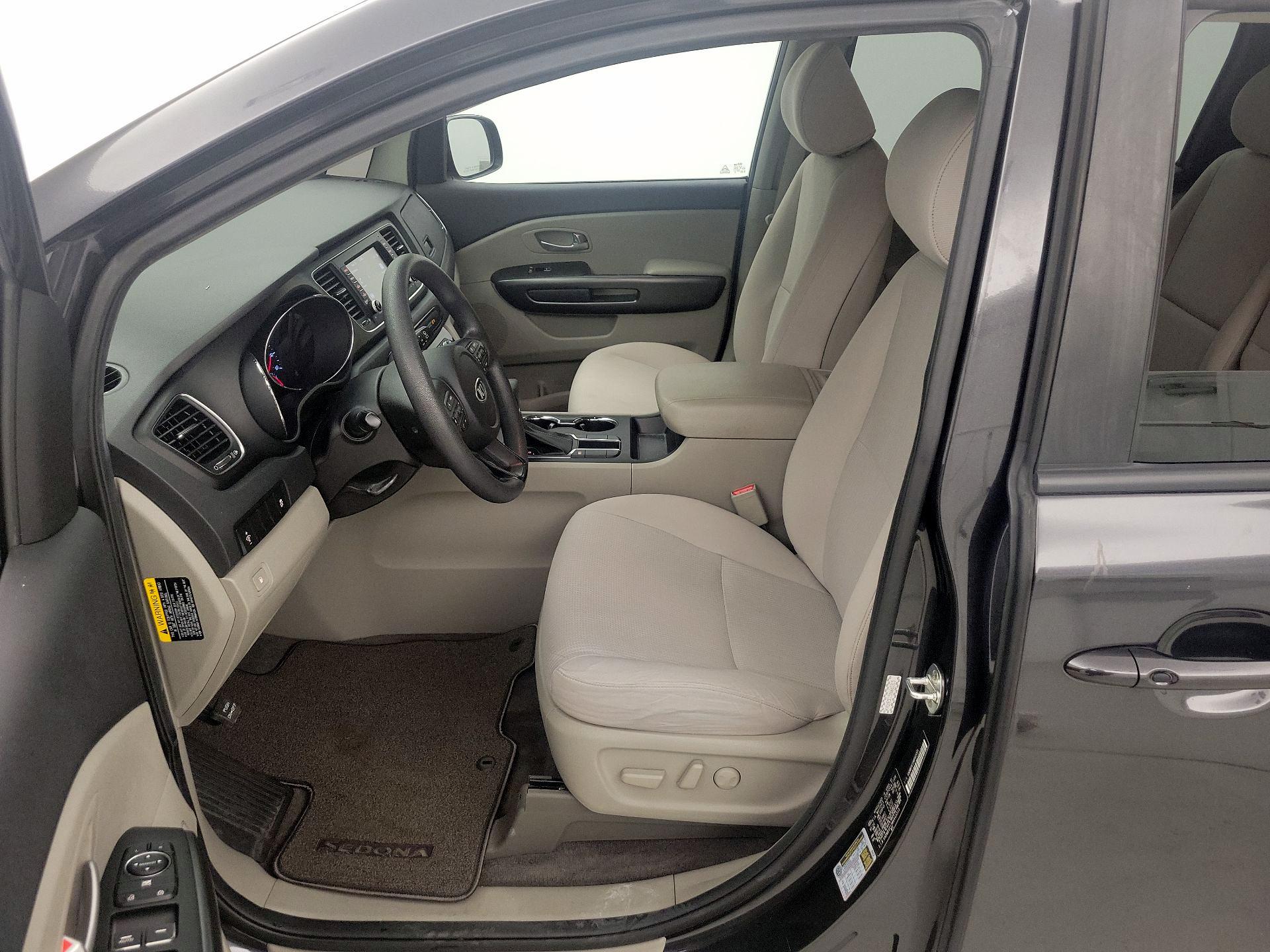 Thumbnail: 2021 Kia Sedona - 11