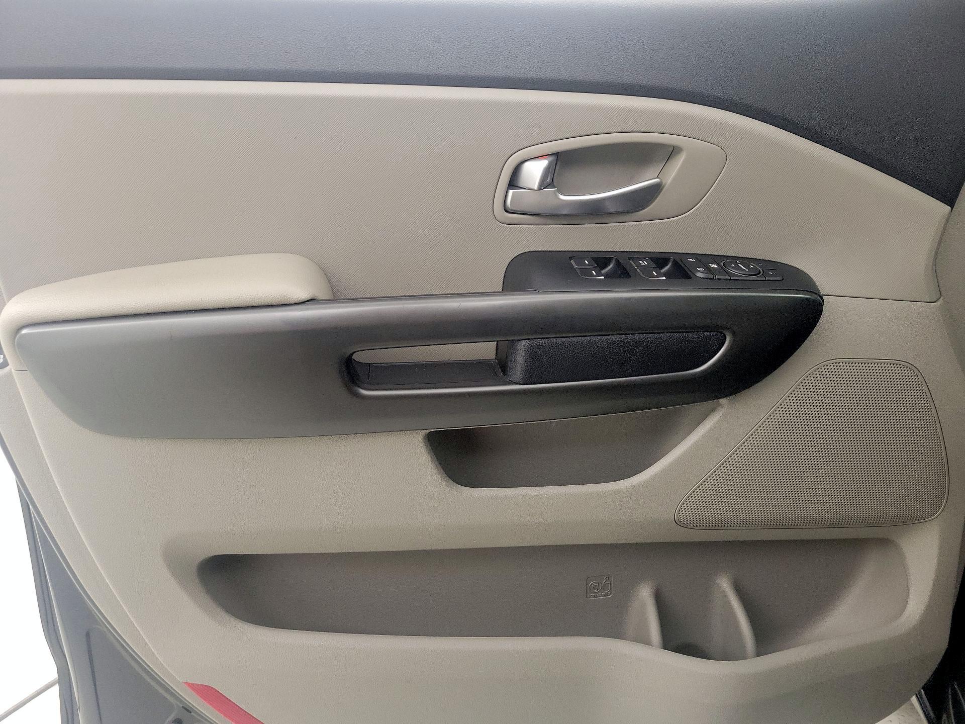 Thumbnail: 2021 Kia Sedona - 12