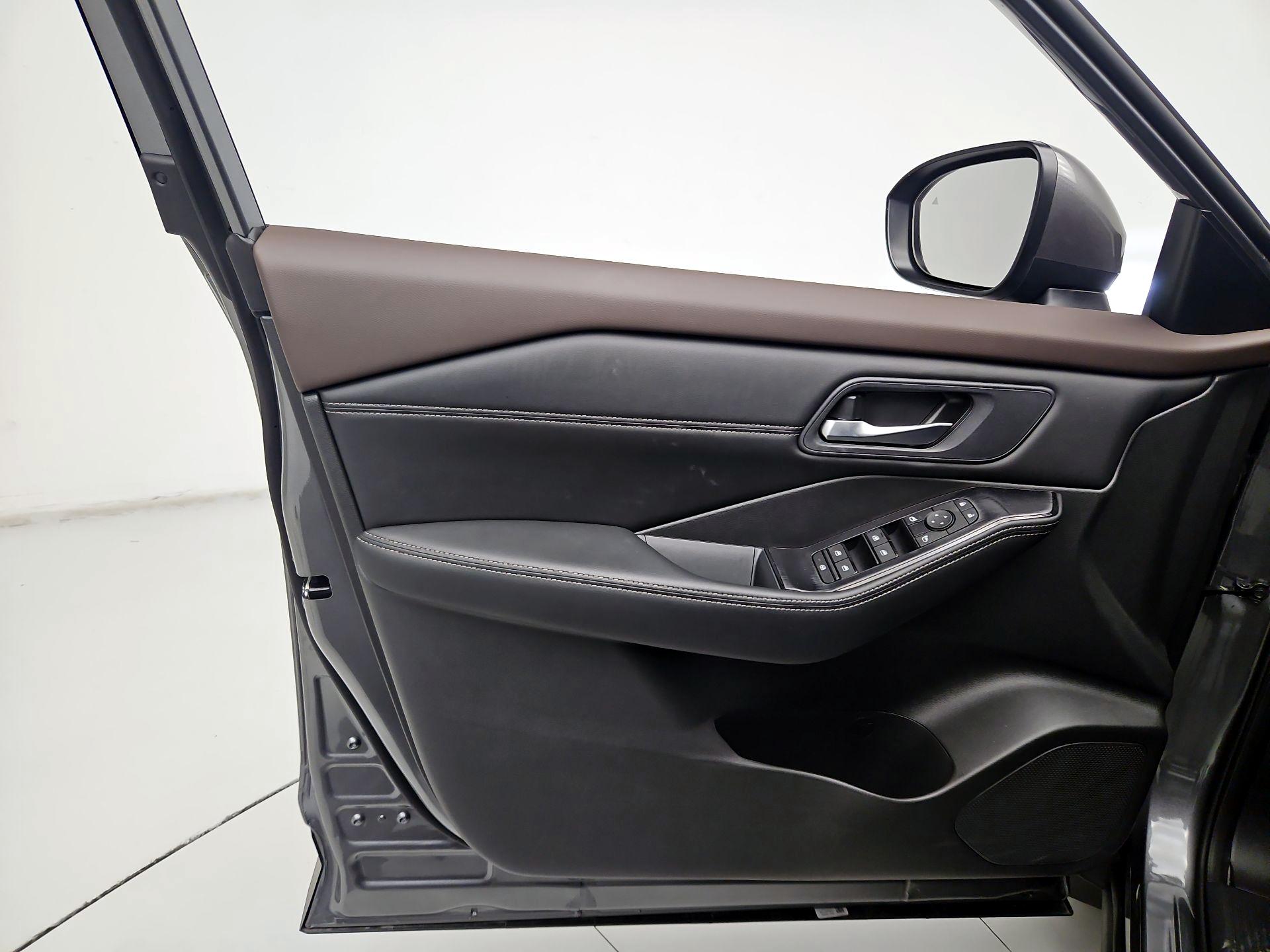 Thumbnail: 2023 Nissan Rogue - 12