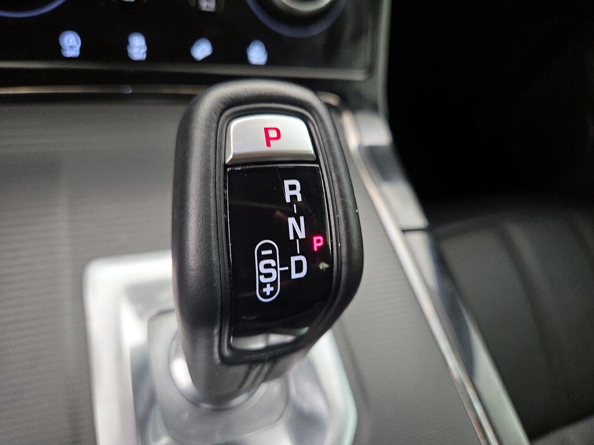 Thumbnail: 2021 Land Rover Range Rover Evoque - 18
