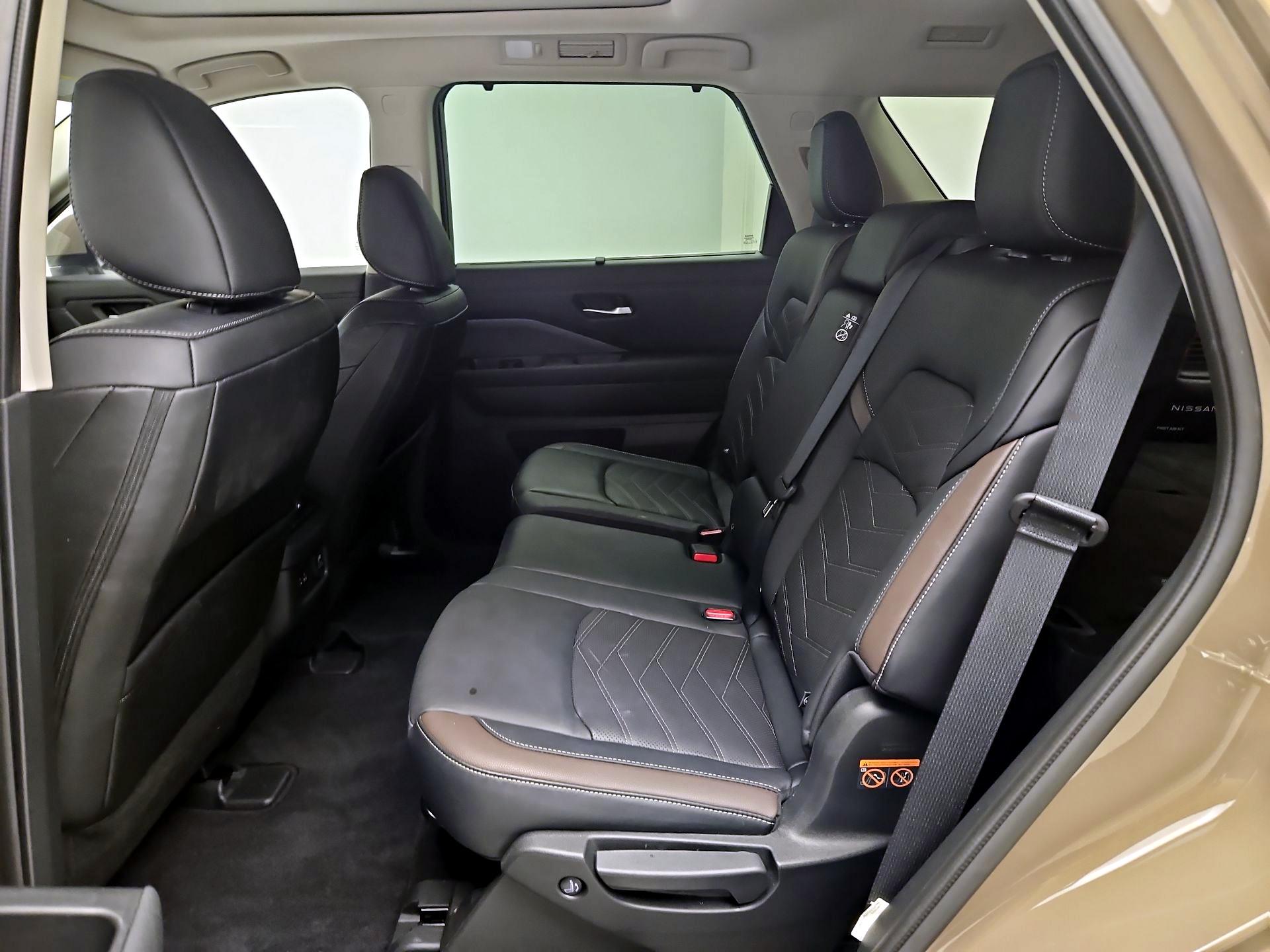 Thumbnail: 2024 Nissan Pathfinder - 17