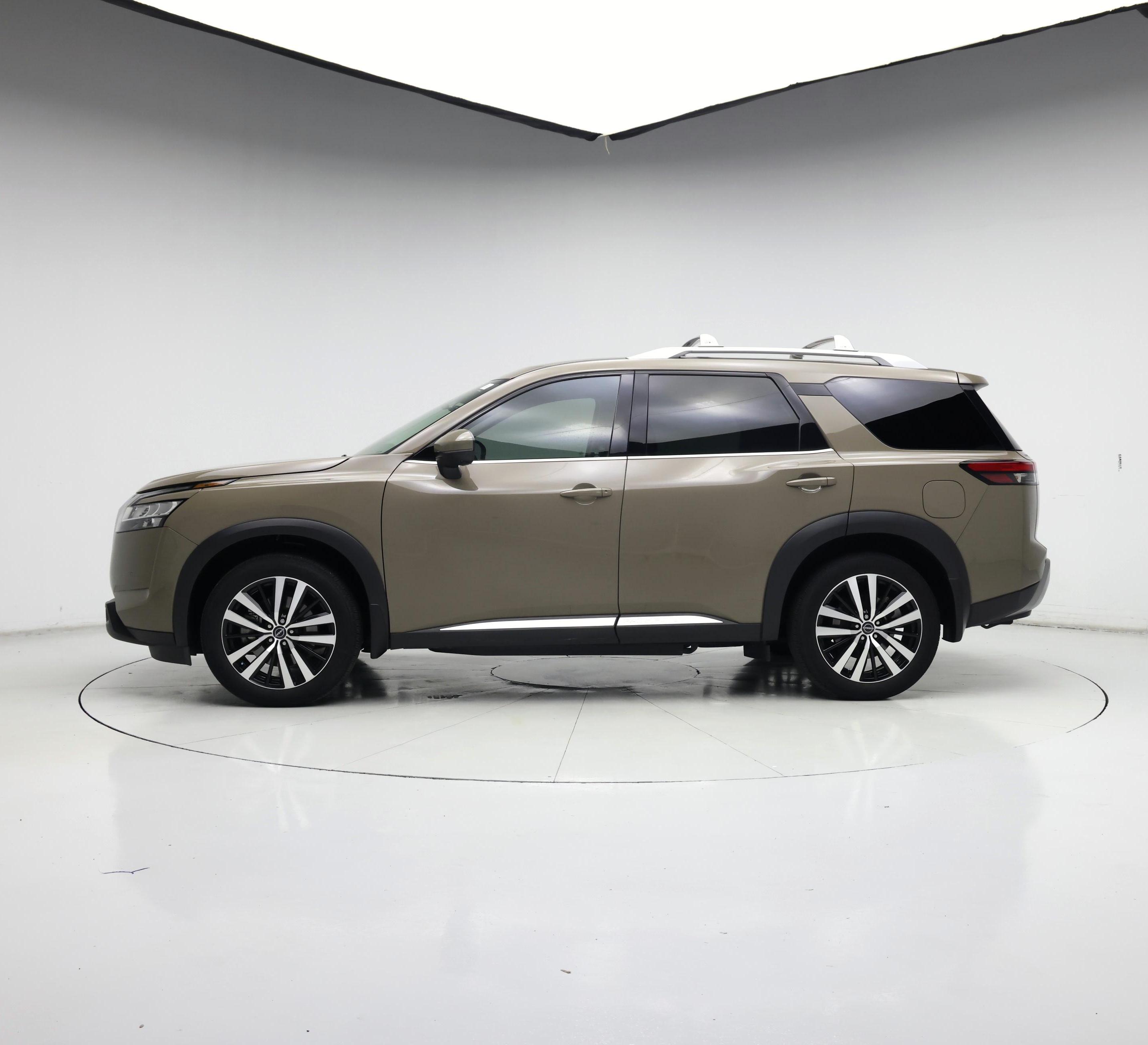 Thumbnail: 2024 Nissan Pathfinder - 3