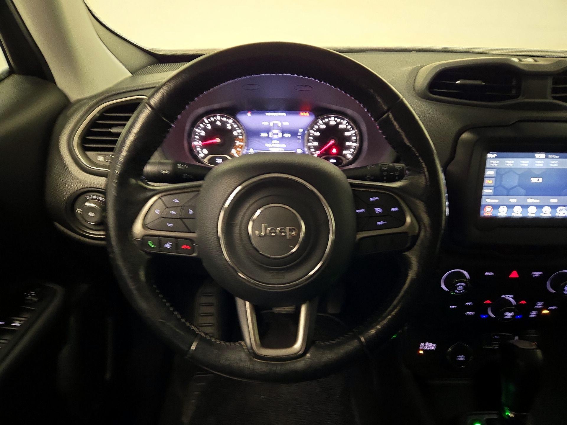 Thumbnail: 2019 Jeep Renegade - 10