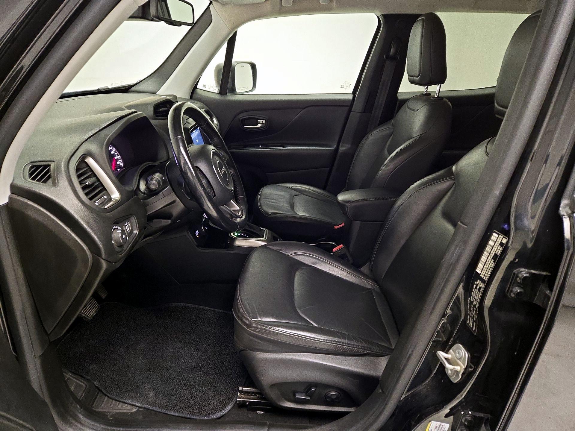 Thumbnail: 2019 Jeep Renegade - 11