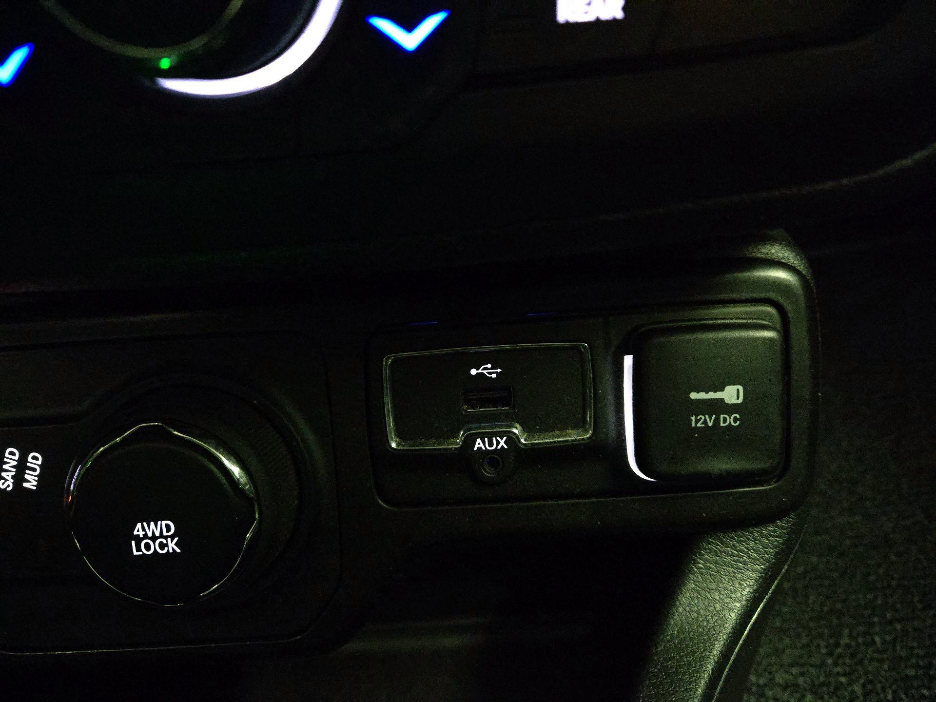 Thumbnail: 2019 Jeep Renegade - 18