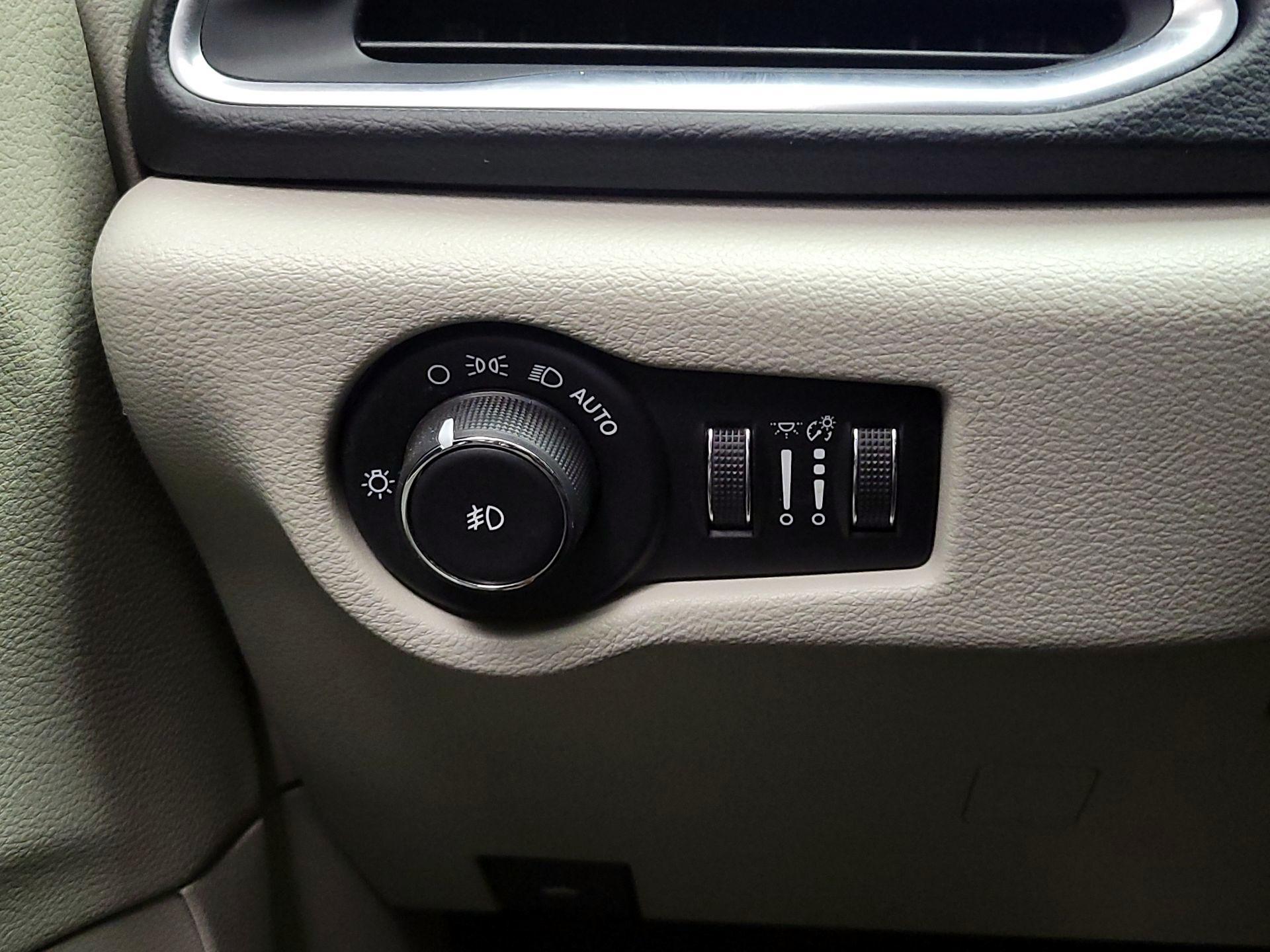 Thumbnail: 2019 Chrysler Pacifica - 13