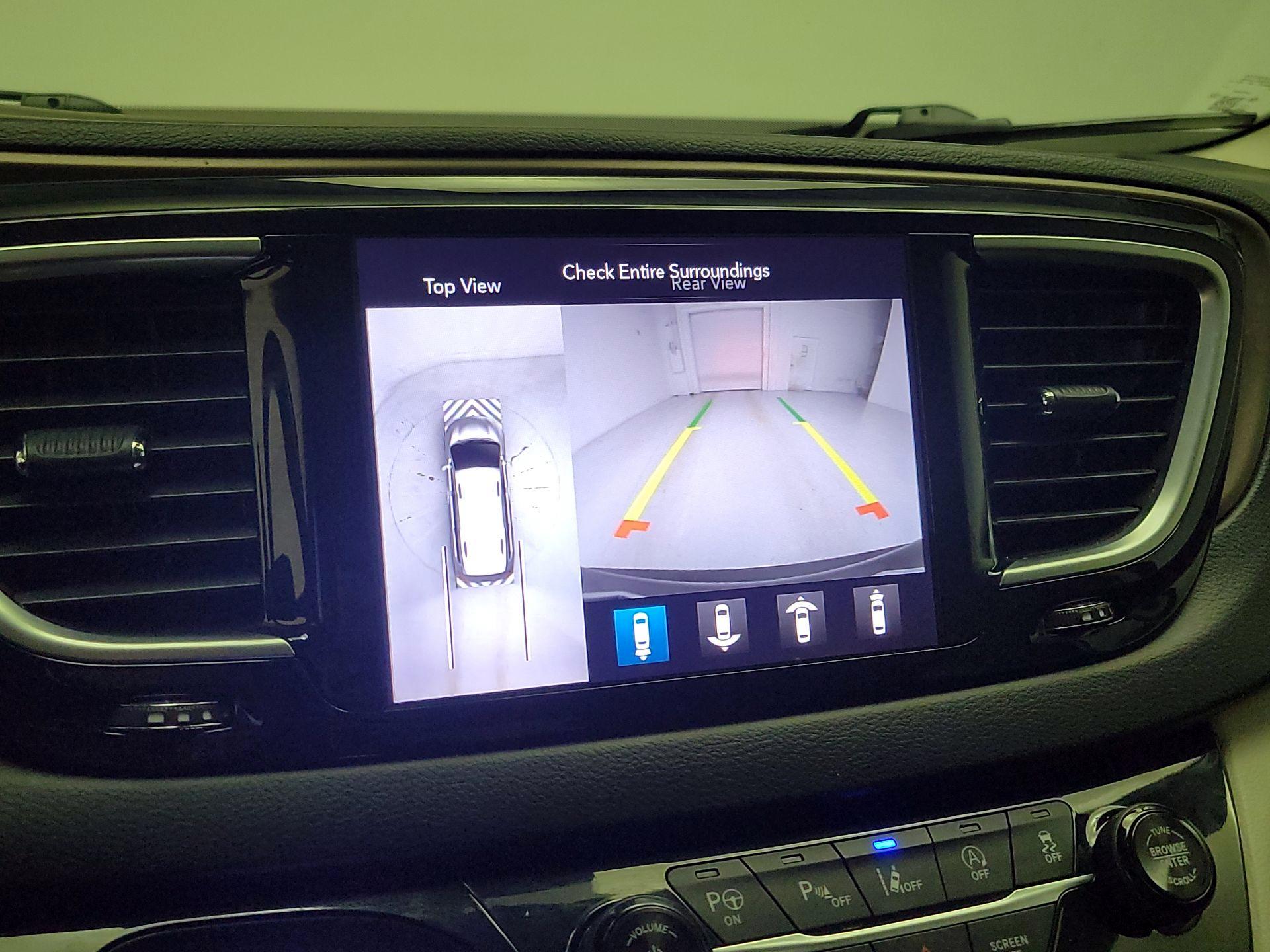 Thumbnail: 2019 Chrysler Pacifica - 15