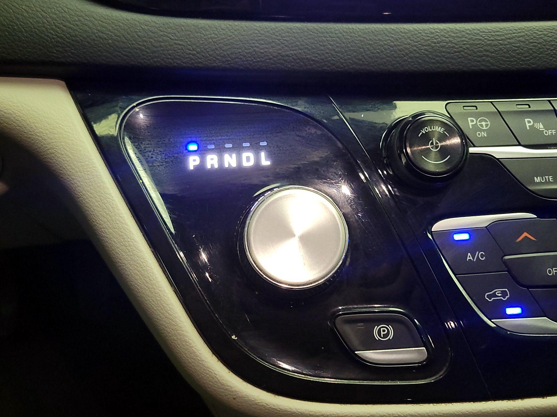 Thumbnail: 2019 Chrysler Pacifica - 18