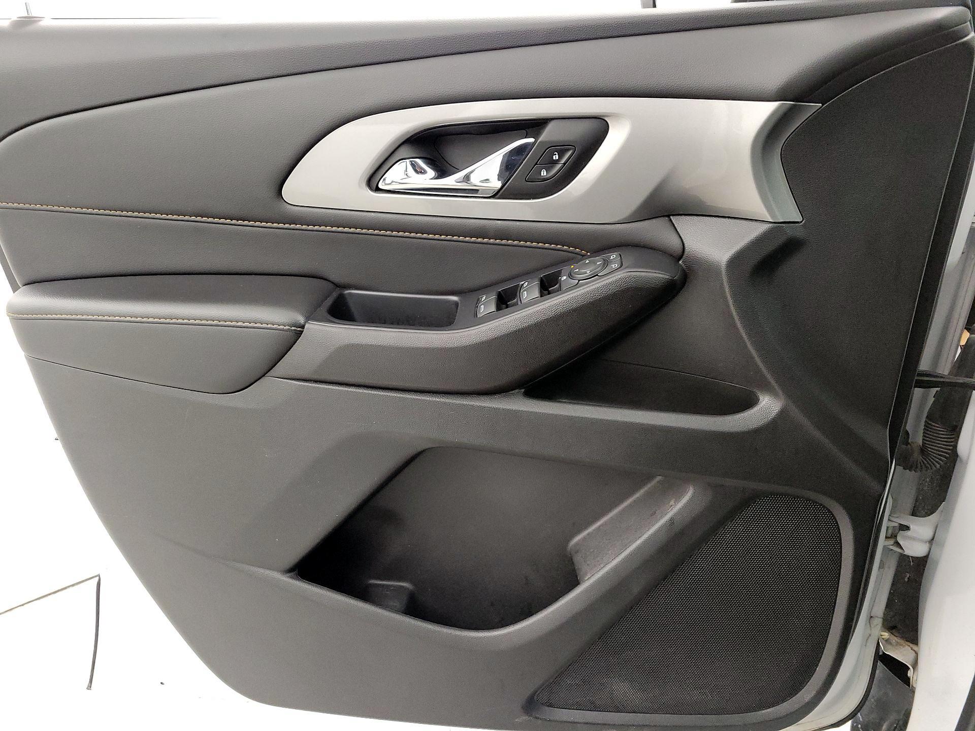 Thumbnail: 2021 Chevrolet Traverse - 12