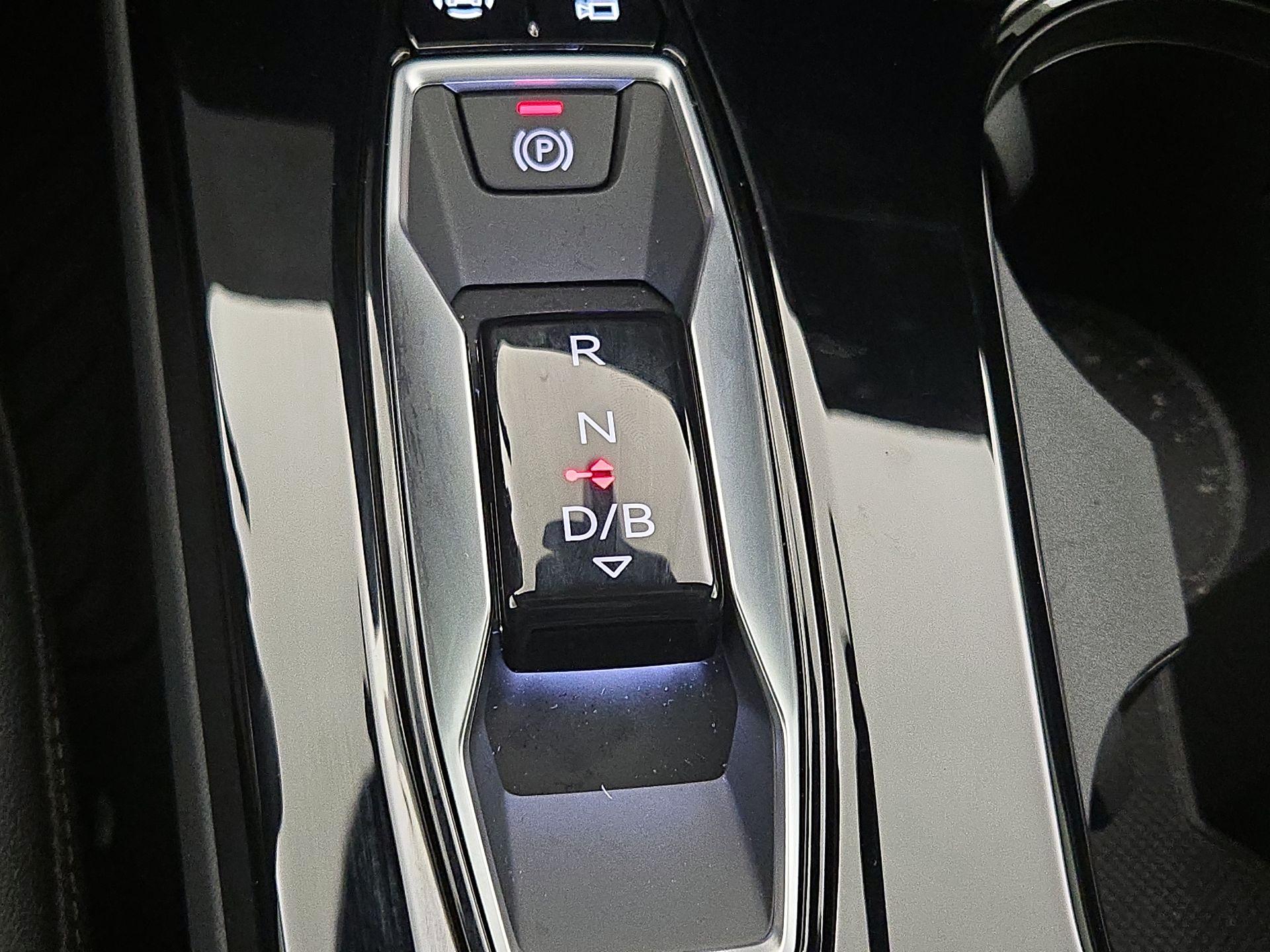 Thumbnail: 2025 Audi e-tron S - 17