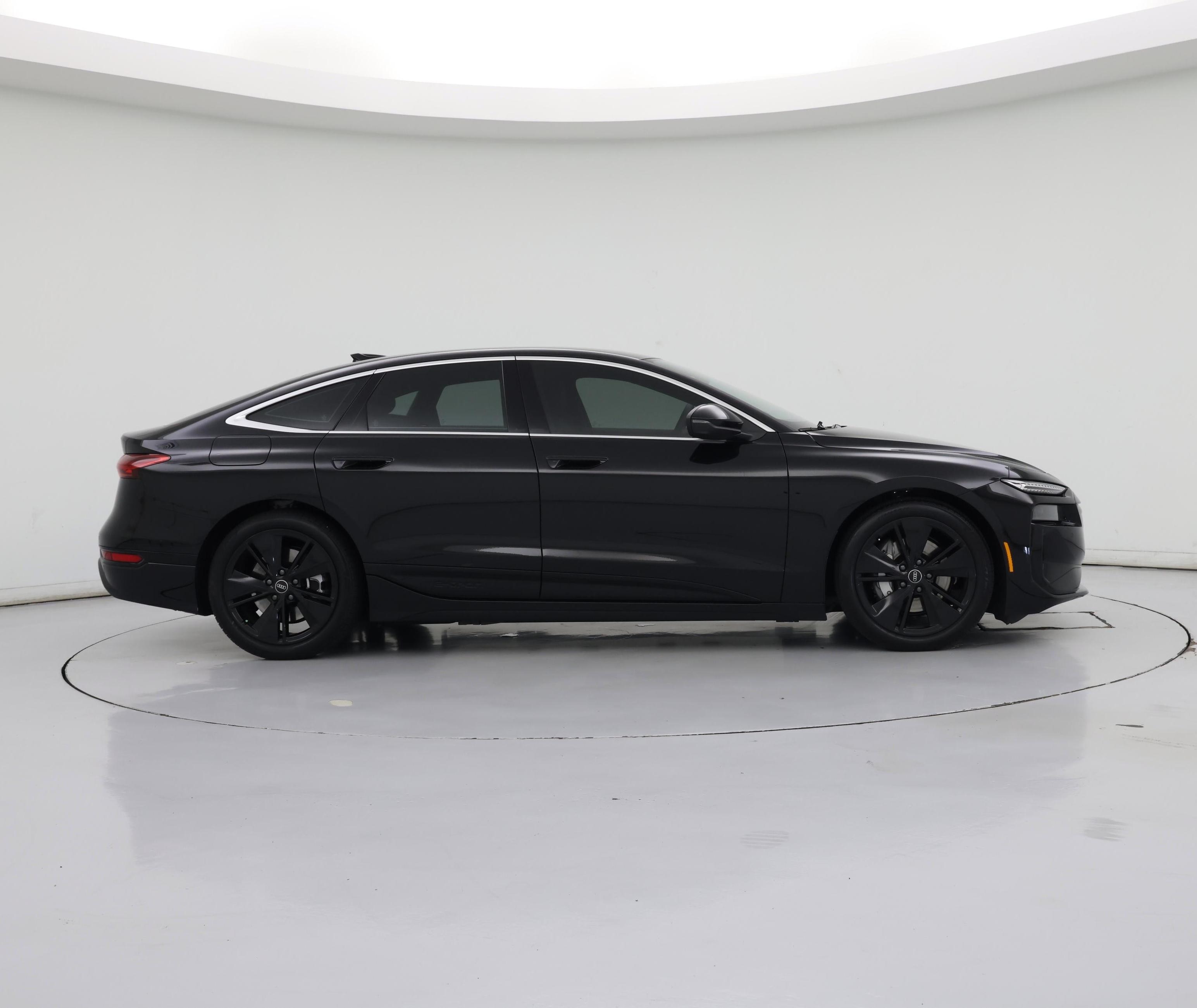 Thumbnail: 2025 Audi e-tron S - 7