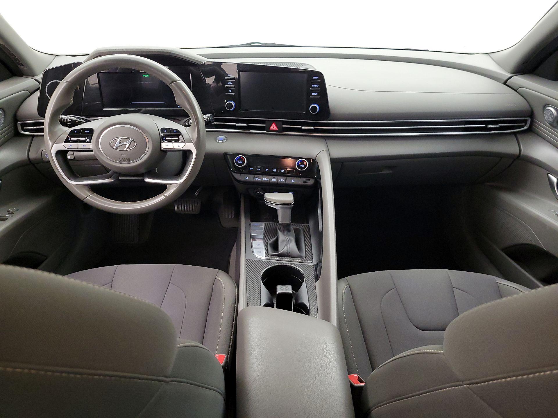 Thumbnail: 2022 Hyundai Elantra - 9