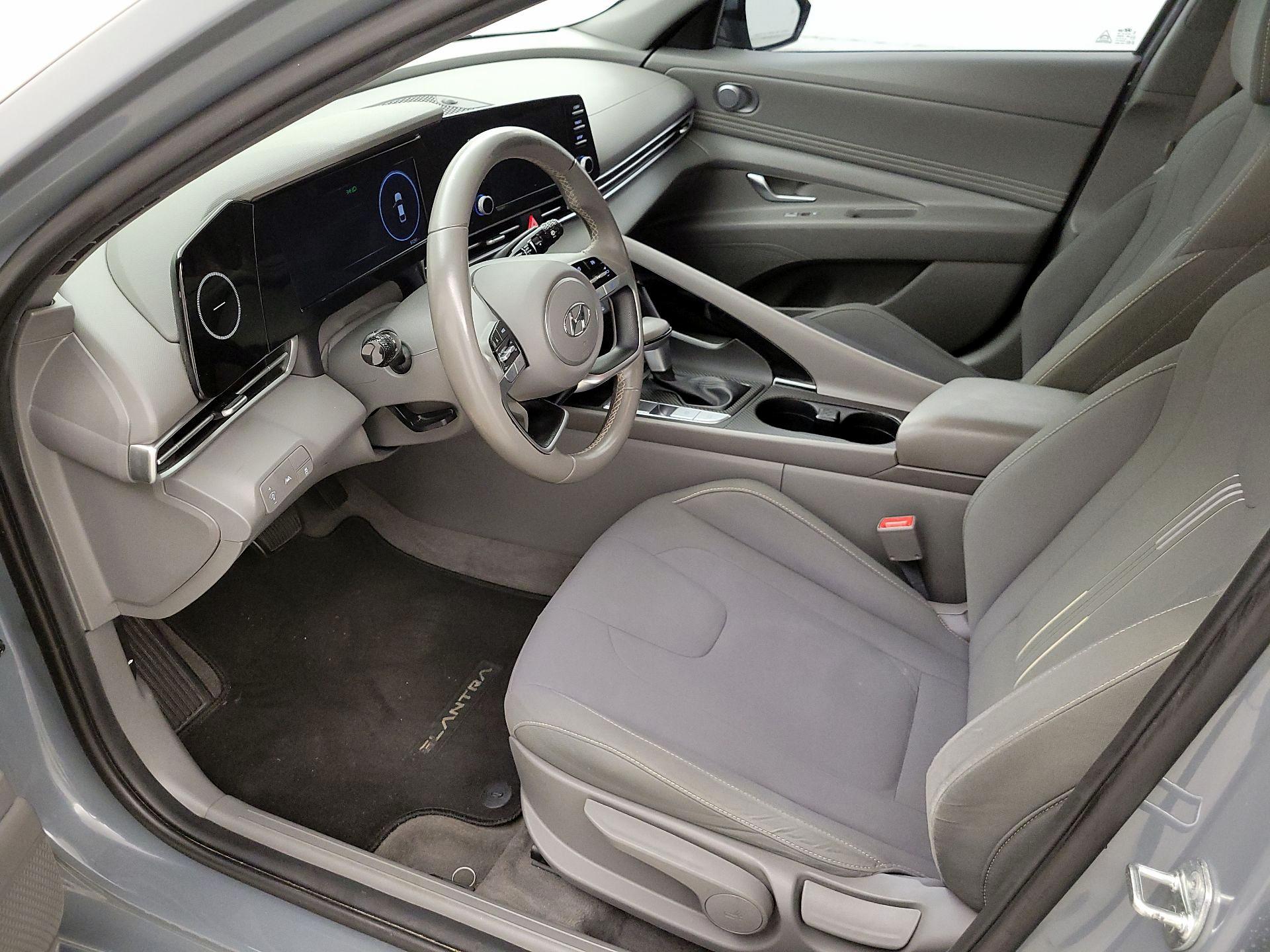 Thumbnail: 2022 Hyundai Elantra - 11