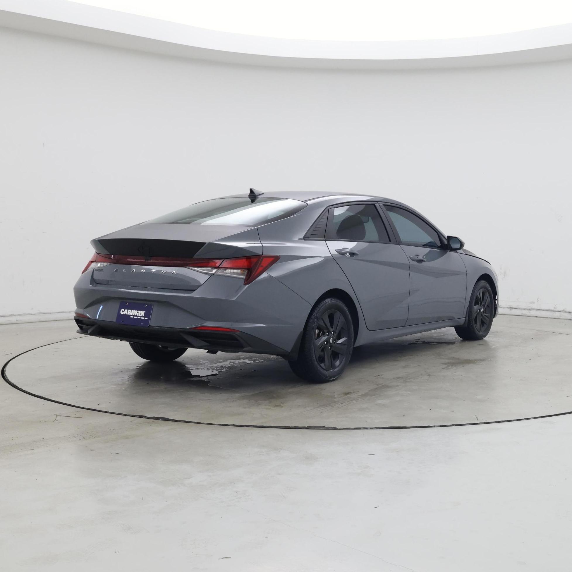 Thumbnail: 2022 Hyundai Elantra - 8