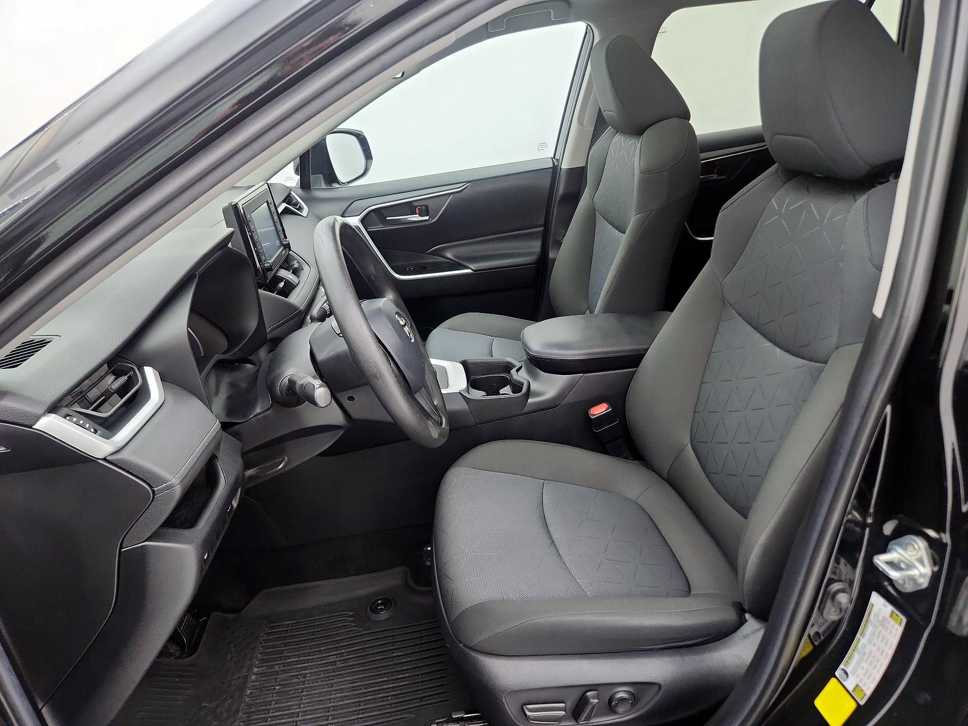 Thumbnail: 2021 Toyota RAV4 - 11