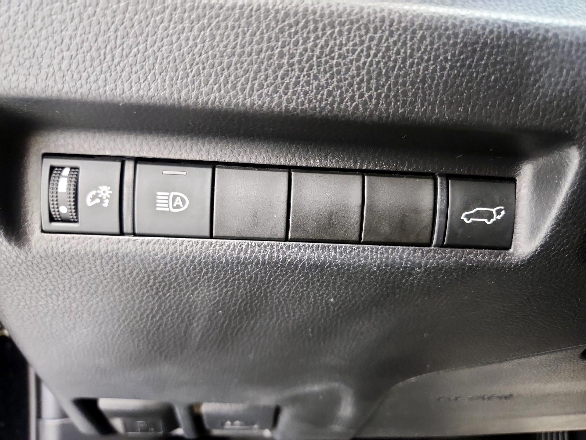 Thumbnail: 2021 Toyota RAV4 - 13