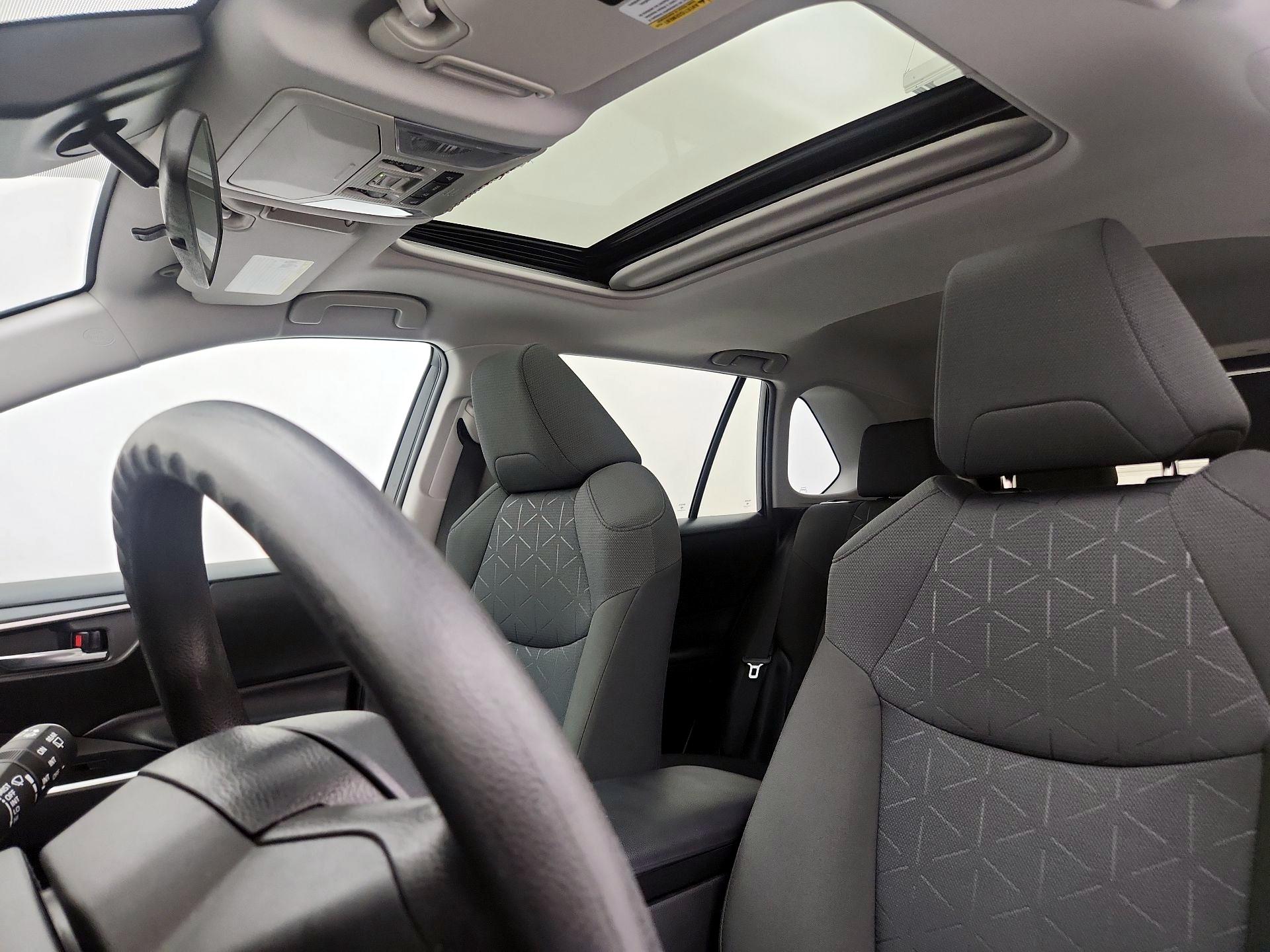 Thumbnail: 2021 Toyota RAV4 - 19