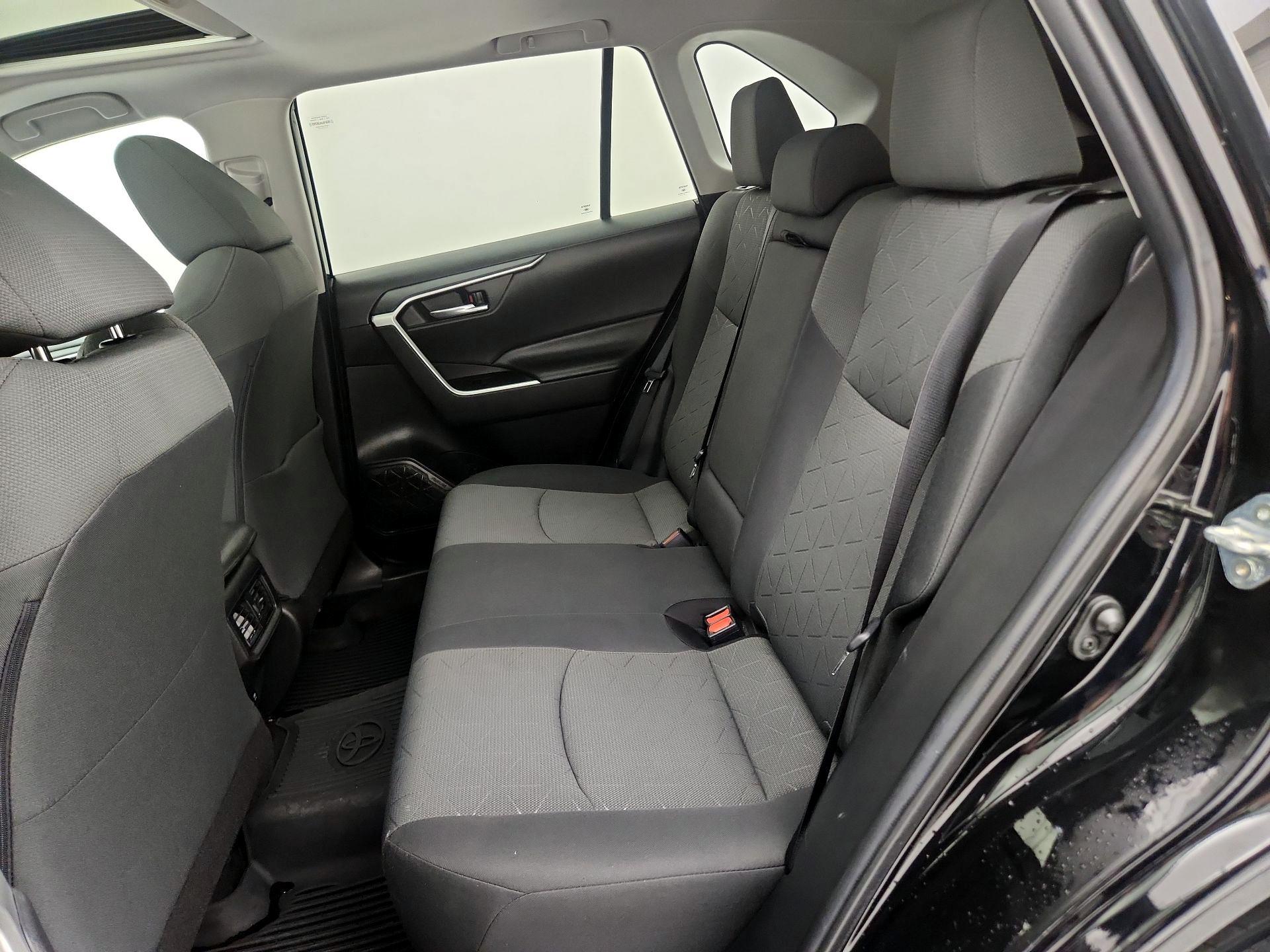 Thumbnail: 2021 Toyota RAV4 - 20