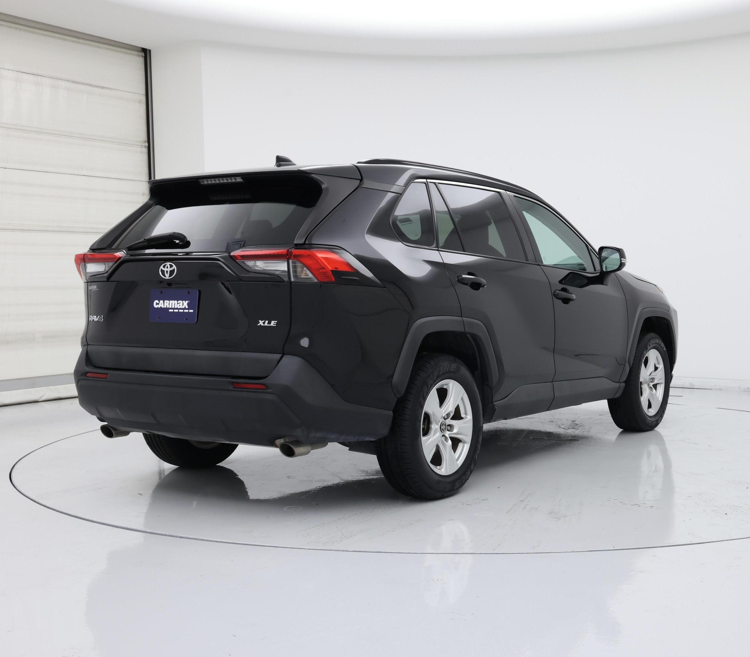 Thumbnail: 2021 Toyota RAV4 - 8