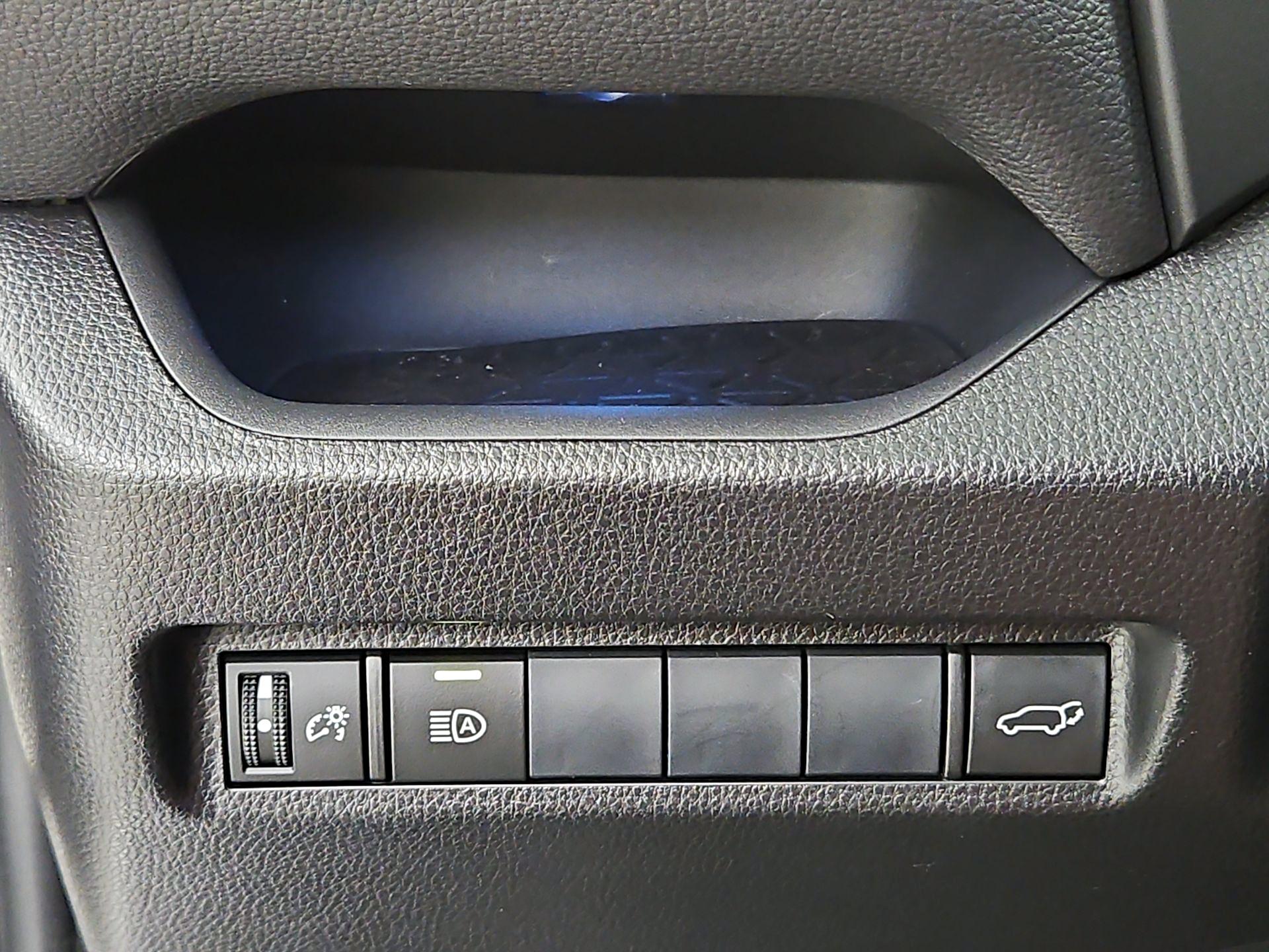 Thumbnail: 2019 Toyota RAV4 - 13