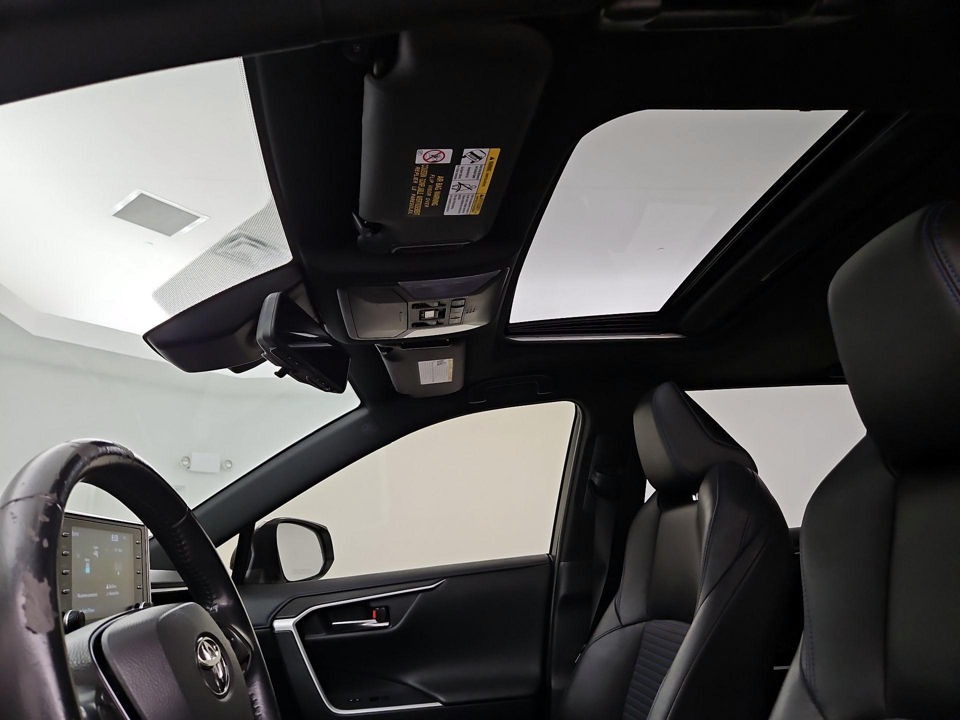 Thumbnail: 2019 Toyota RAV4 - 19