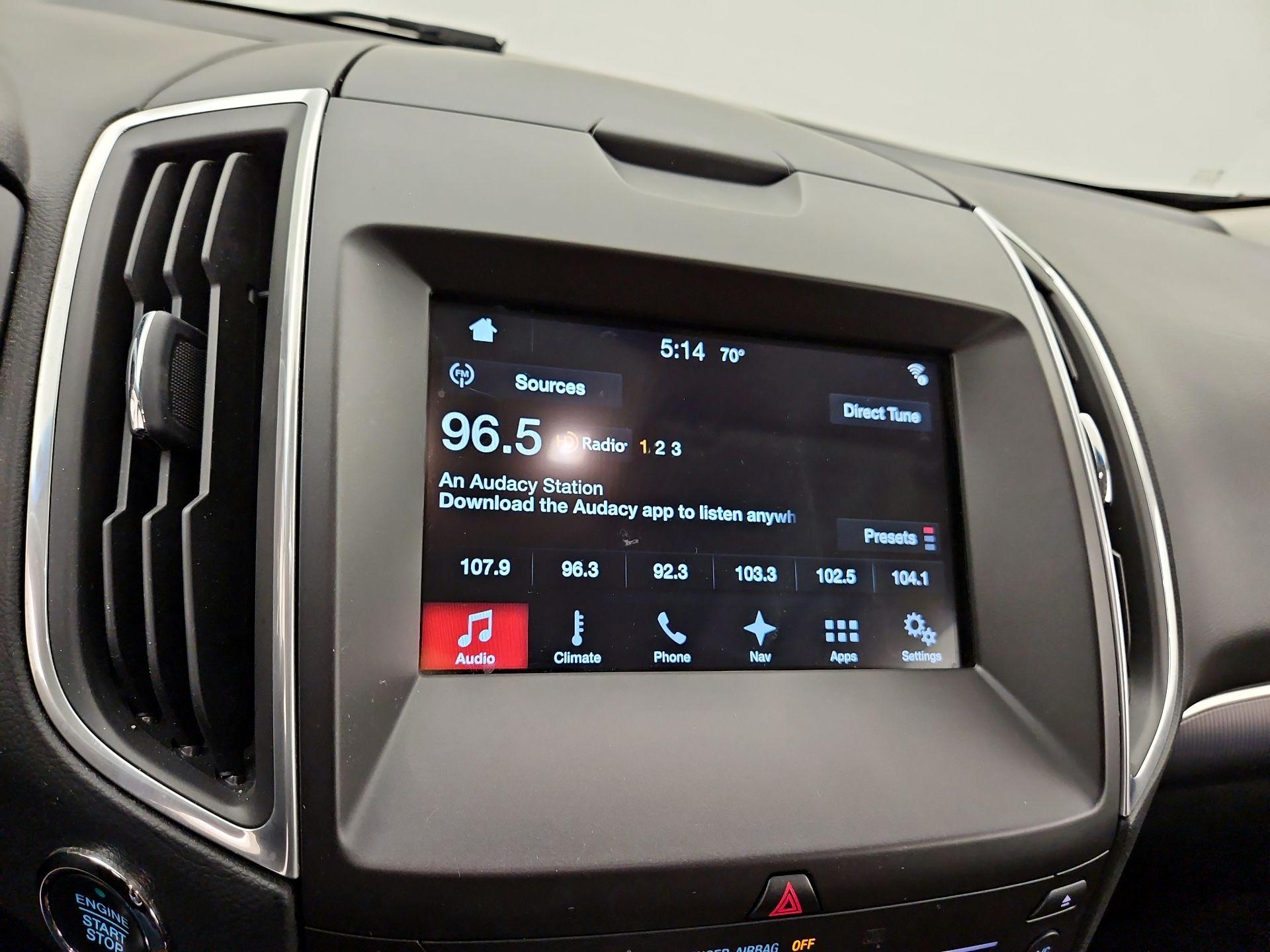 Thumbnail: 2016 Ford Edge - 15