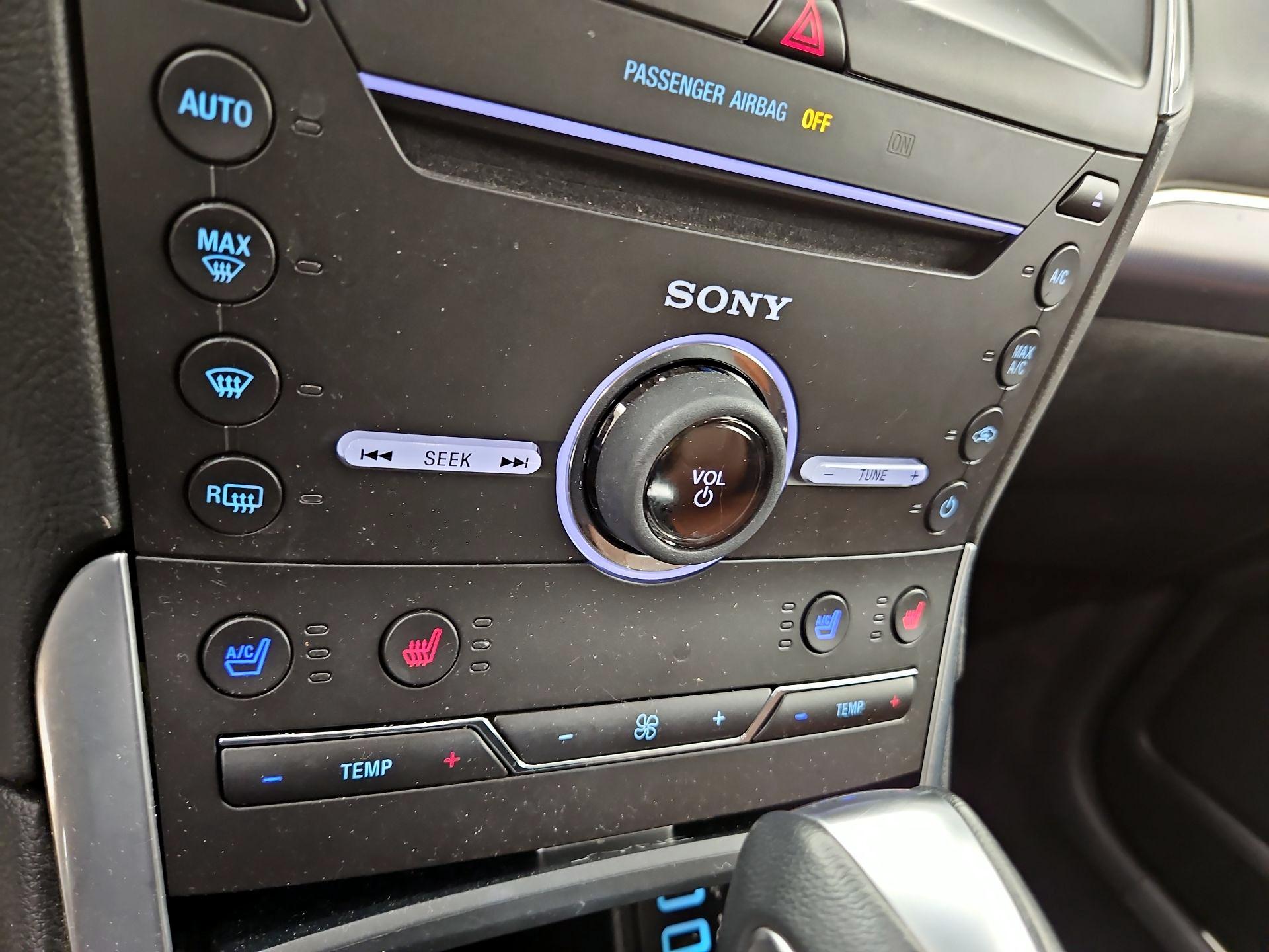 Thumbnail: 2016 Ford Edge - 16