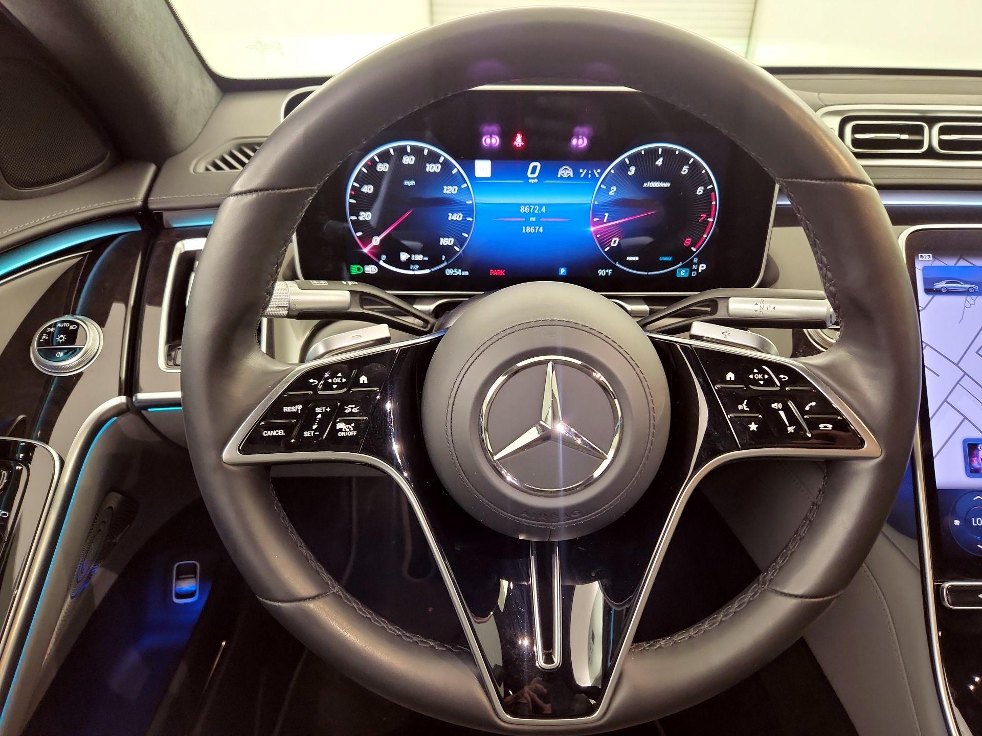 Thumbnail: 2023 Mercedes-Benz S-Class - 10