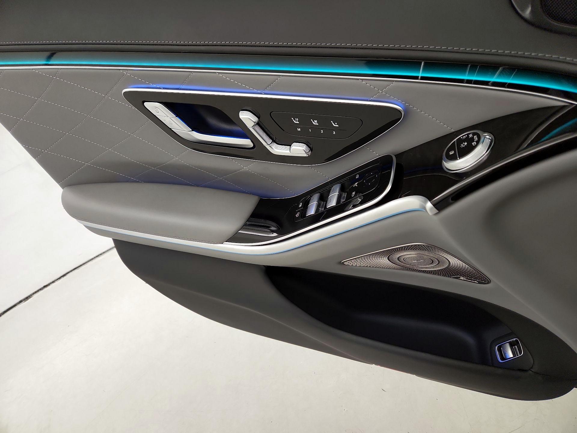 Thumbnail: 2023 Mercedes-Benz S-Class - 12