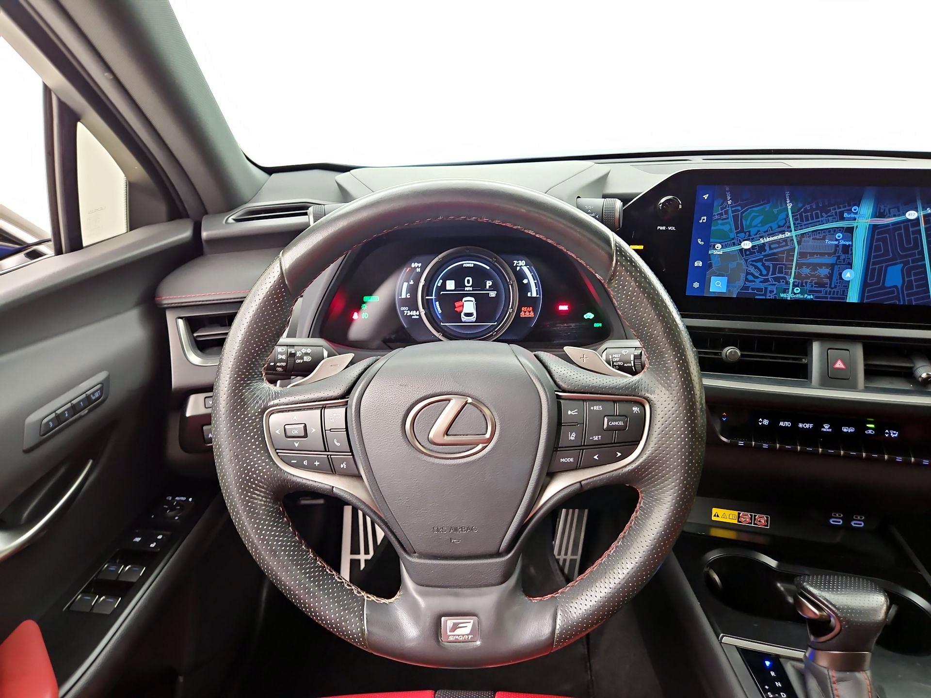 Thumbnail: 2023 Lexus UX - 10