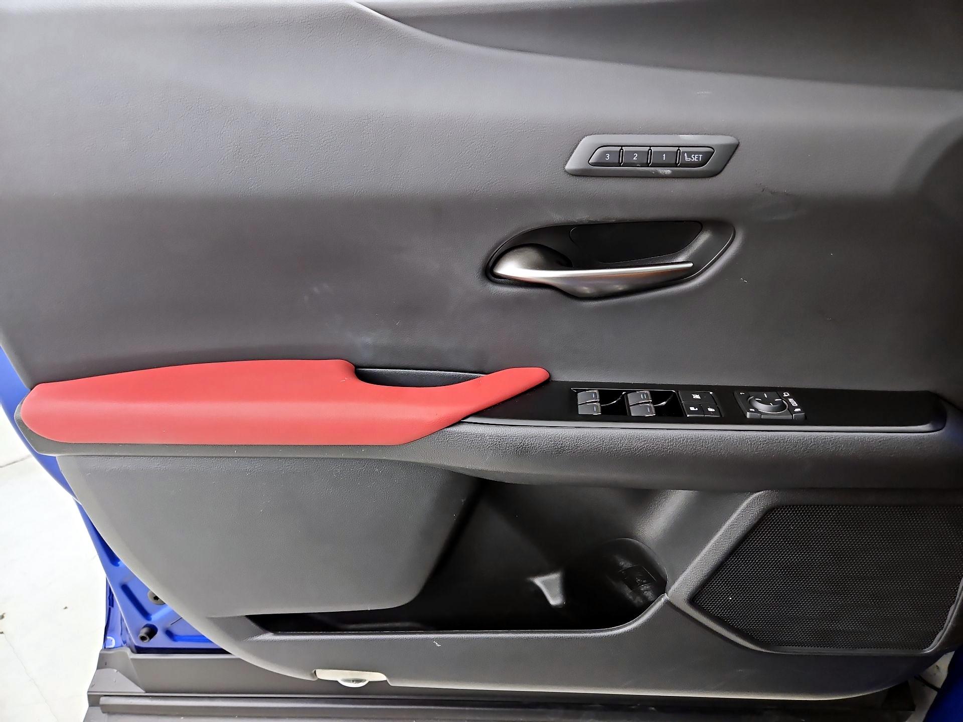 Thumbnail: 2023 Lexus UX - 12