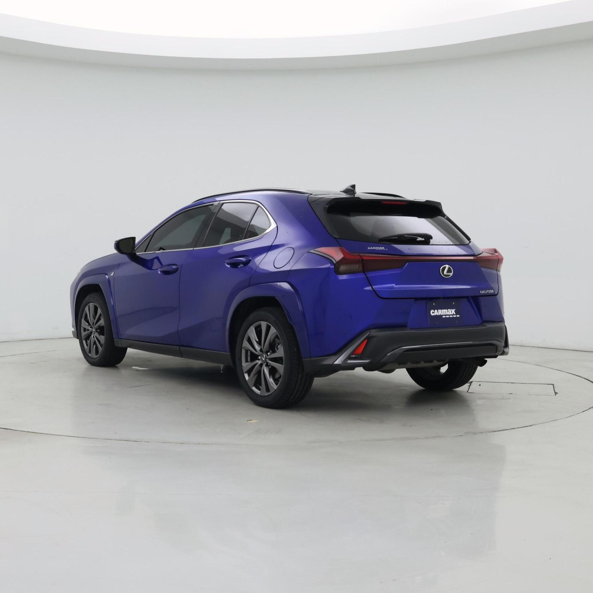 Thumbnail: 2023 Lexus UX - 2