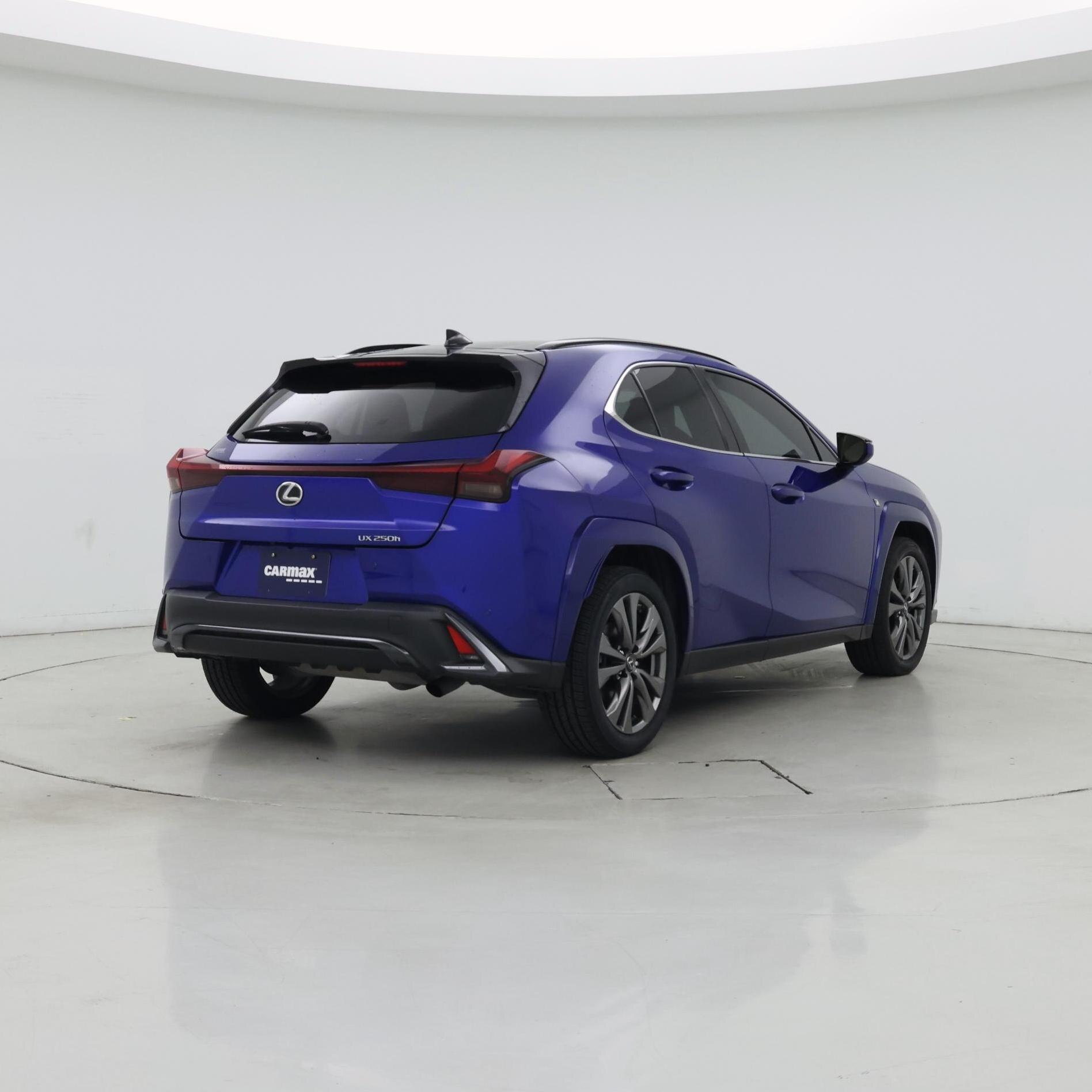 Thumbnail: 2023 Lexus UX - 8
