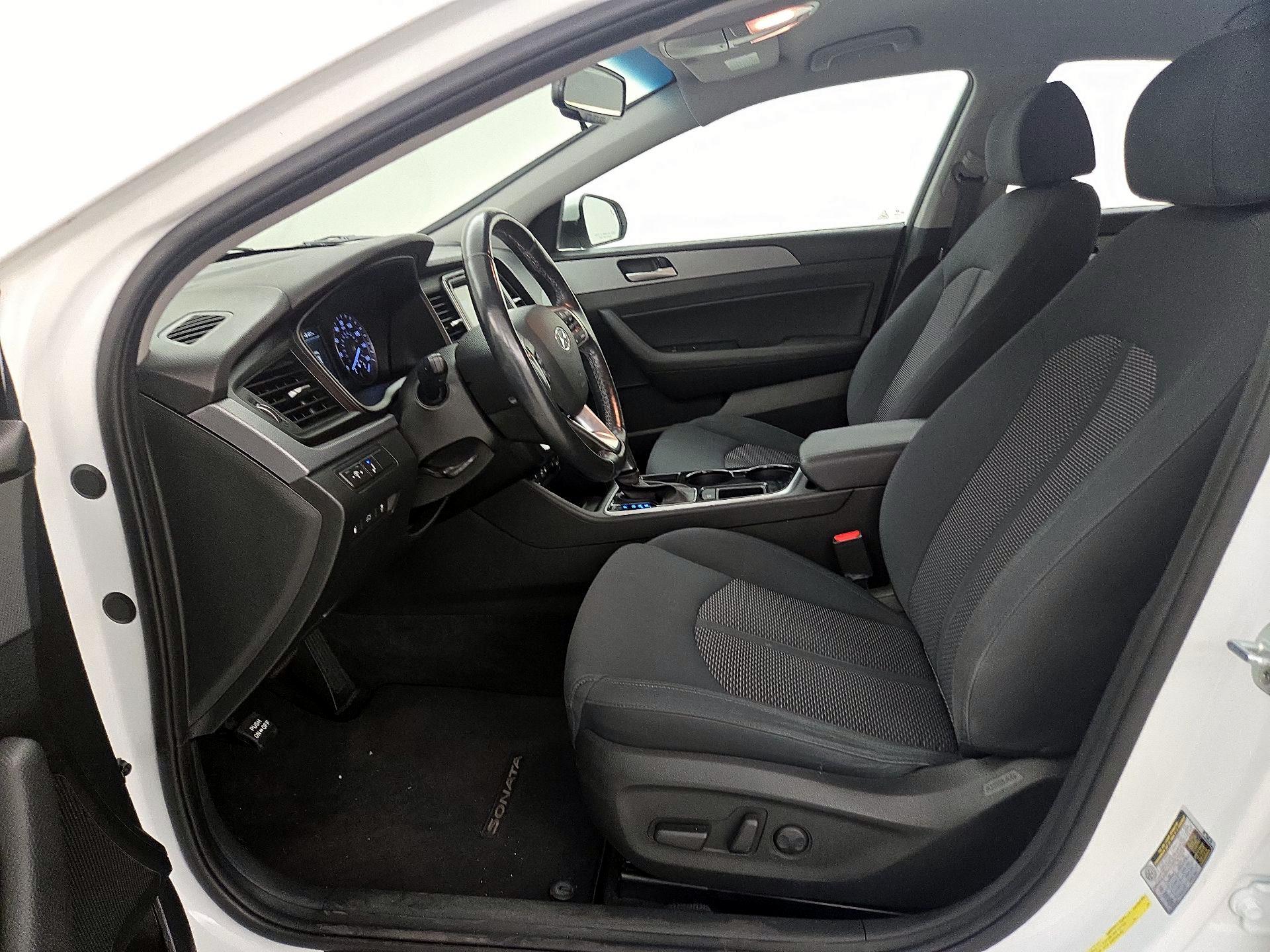 Thumbnail: 2019 Hyundai Sonata - 9