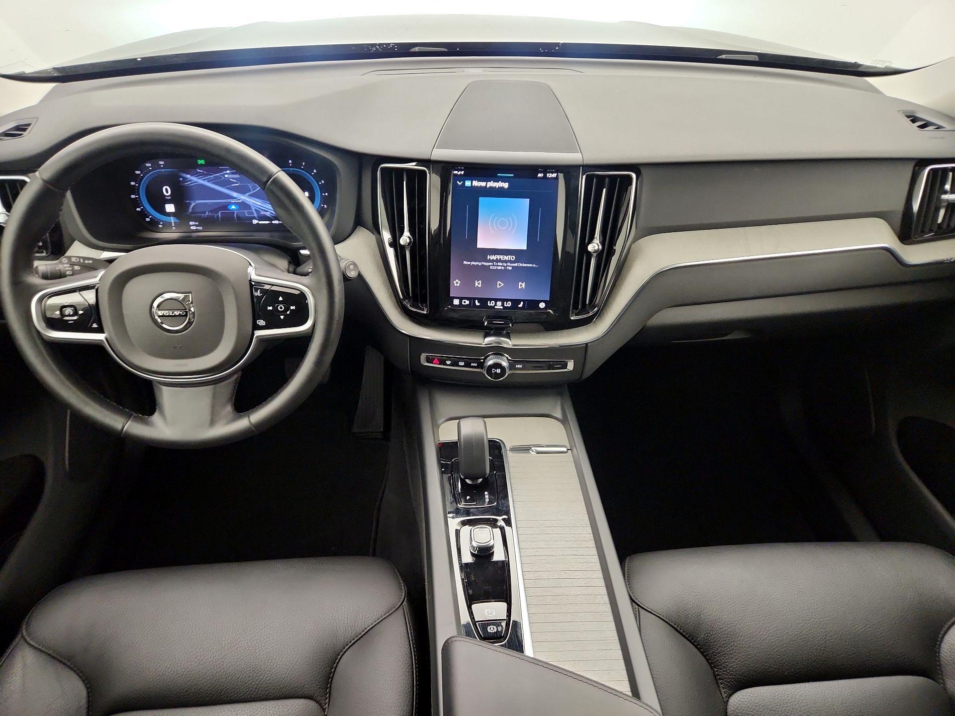 Thumbnail: 2025 Volvo XC60 - 9