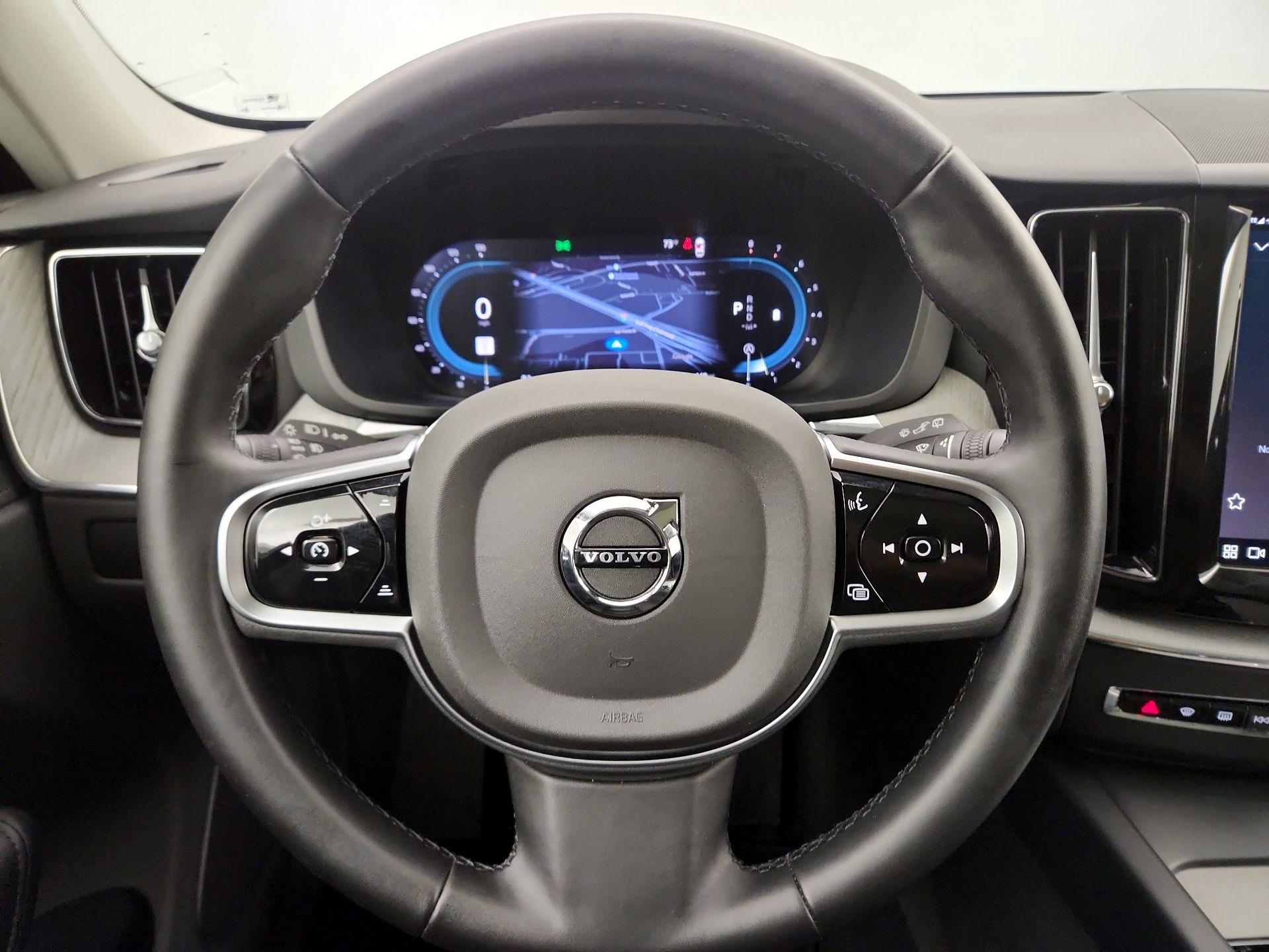 Thumbnail: 2025 Volvo XC60 - 10