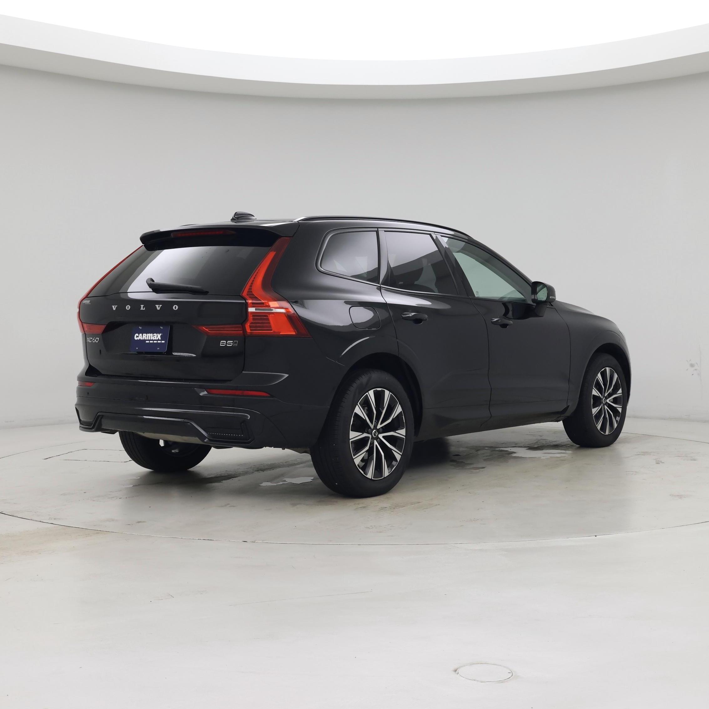 Thumbnail: 2025 Volvo XC60 - 8