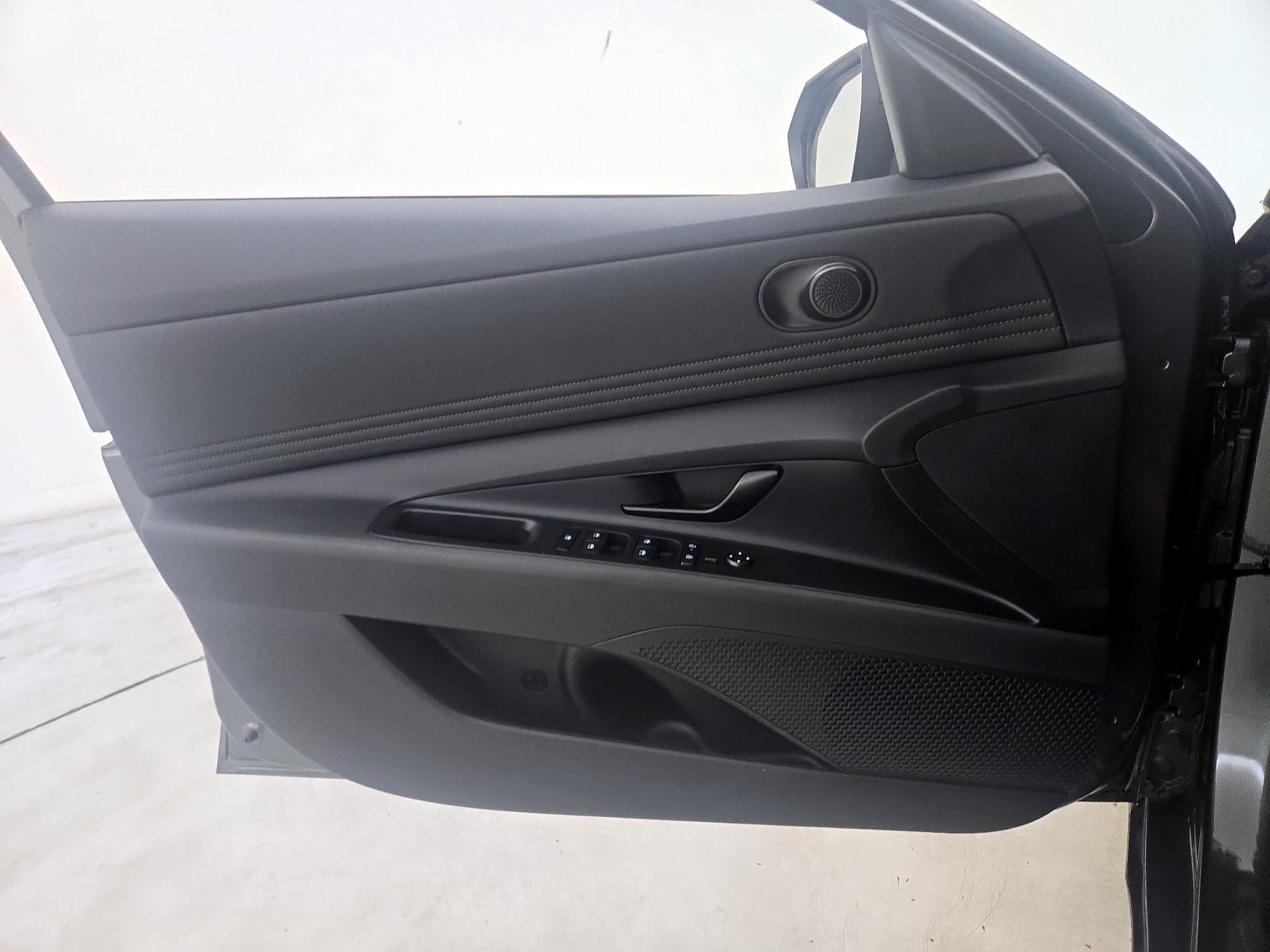 Thumbnail: 2025 Hyundai Elantra - 12