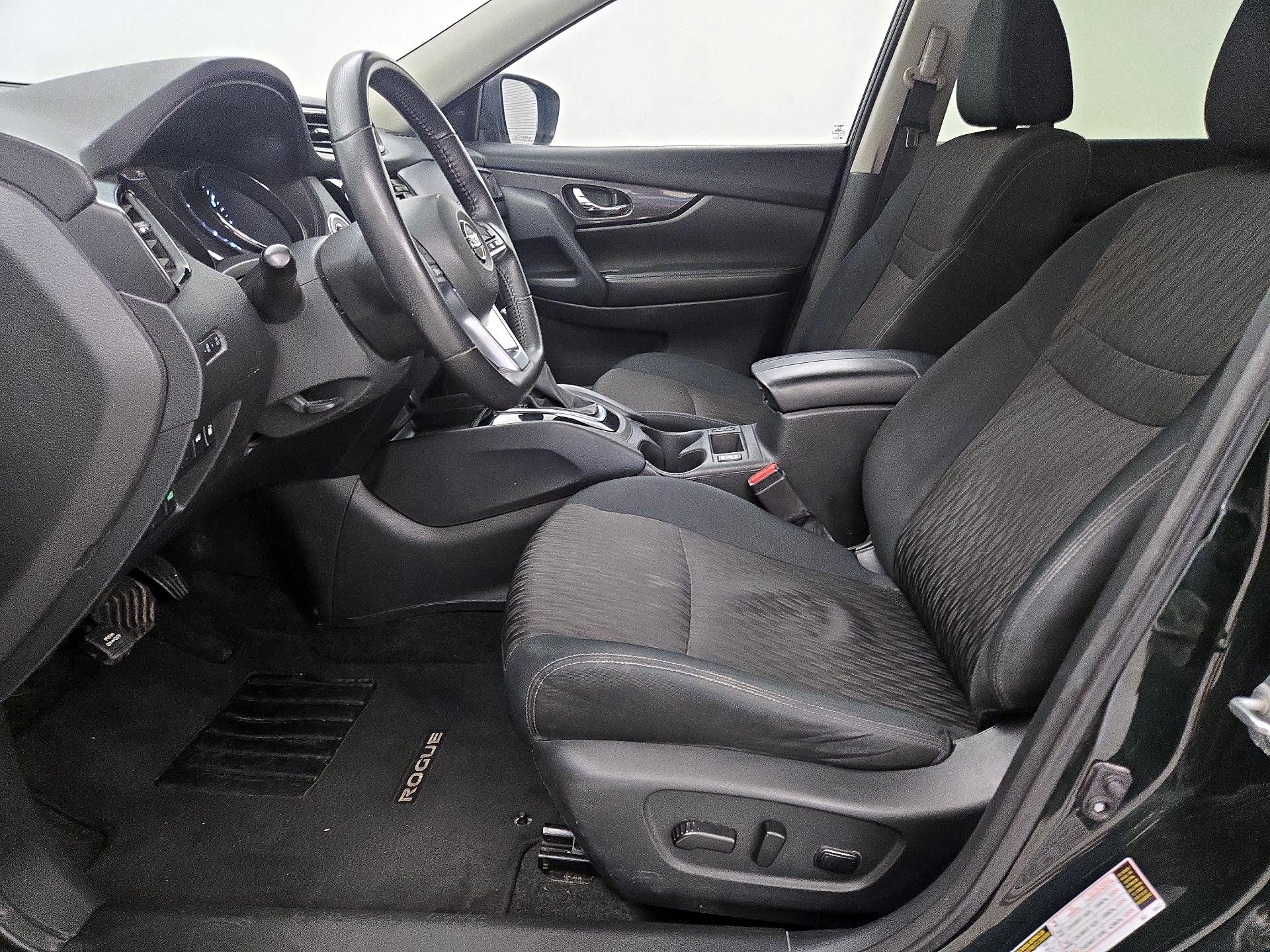 Thumbnail: 2019 Nissan Rogue - 11