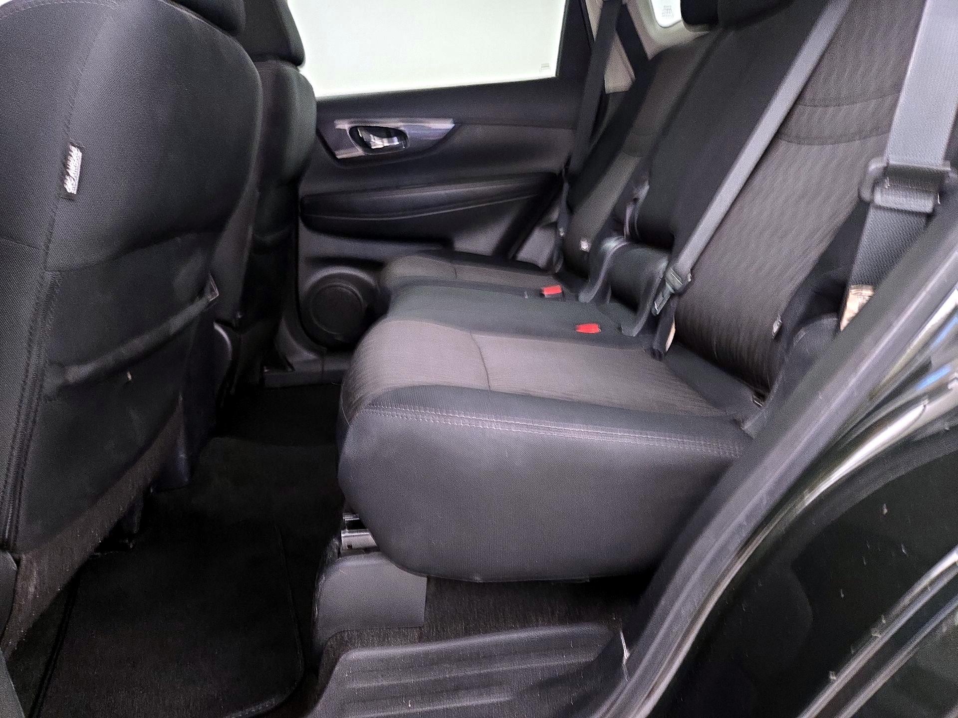 Thumbnail: 2019 Nissan Rogue - 19